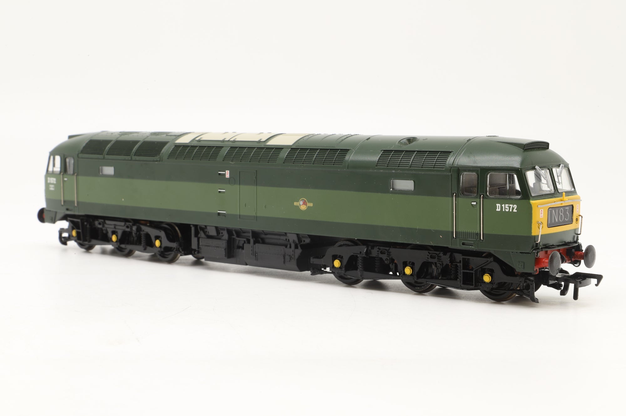 Bachmann OO 32-804 Class 47 D1572 in BR Two-Tone Green - DCC Sound