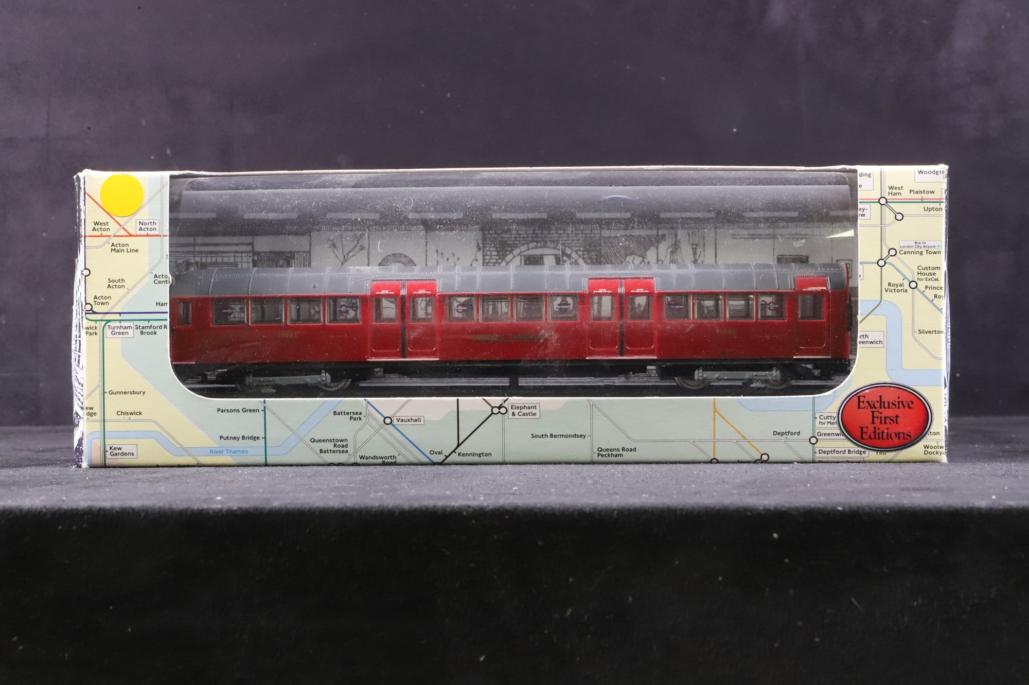 Gilbow 1:76 Static Models 1938 Tube Stock 4 Car Set in London Transport Red