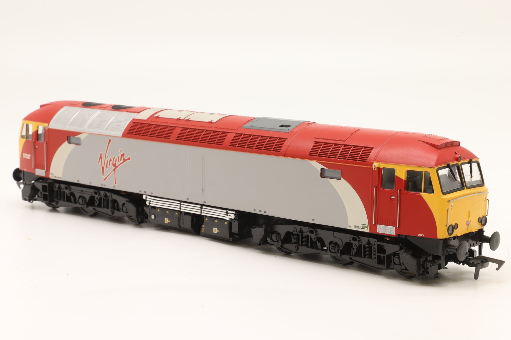 Heljan OO 5701 Class 57 57307 in Virgin Trains Livery
