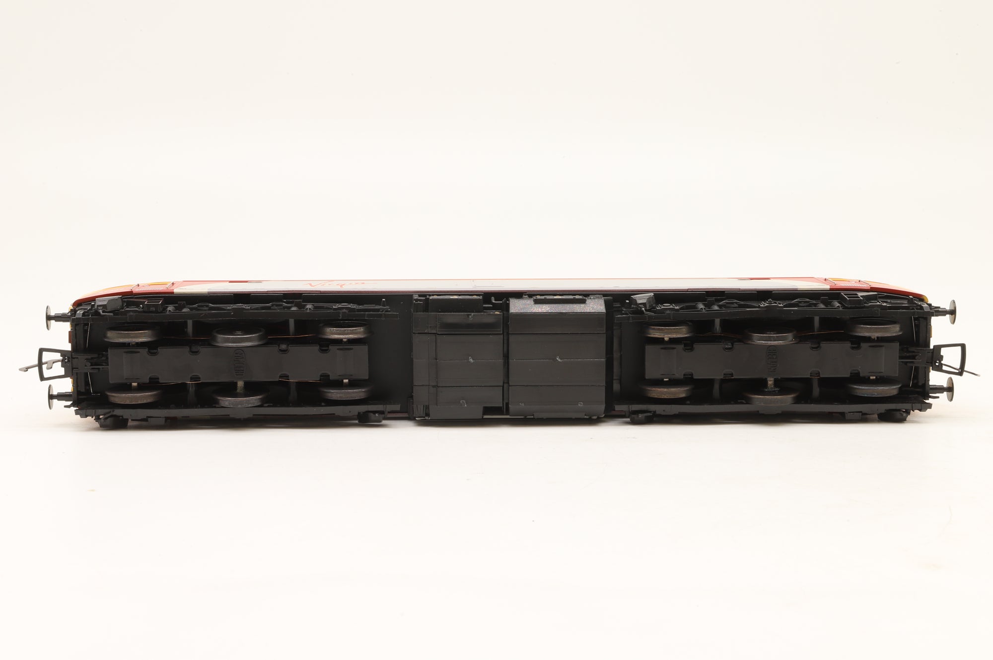 Heljan OO 5701 Class 57 57307 in Virgin Trains Livery