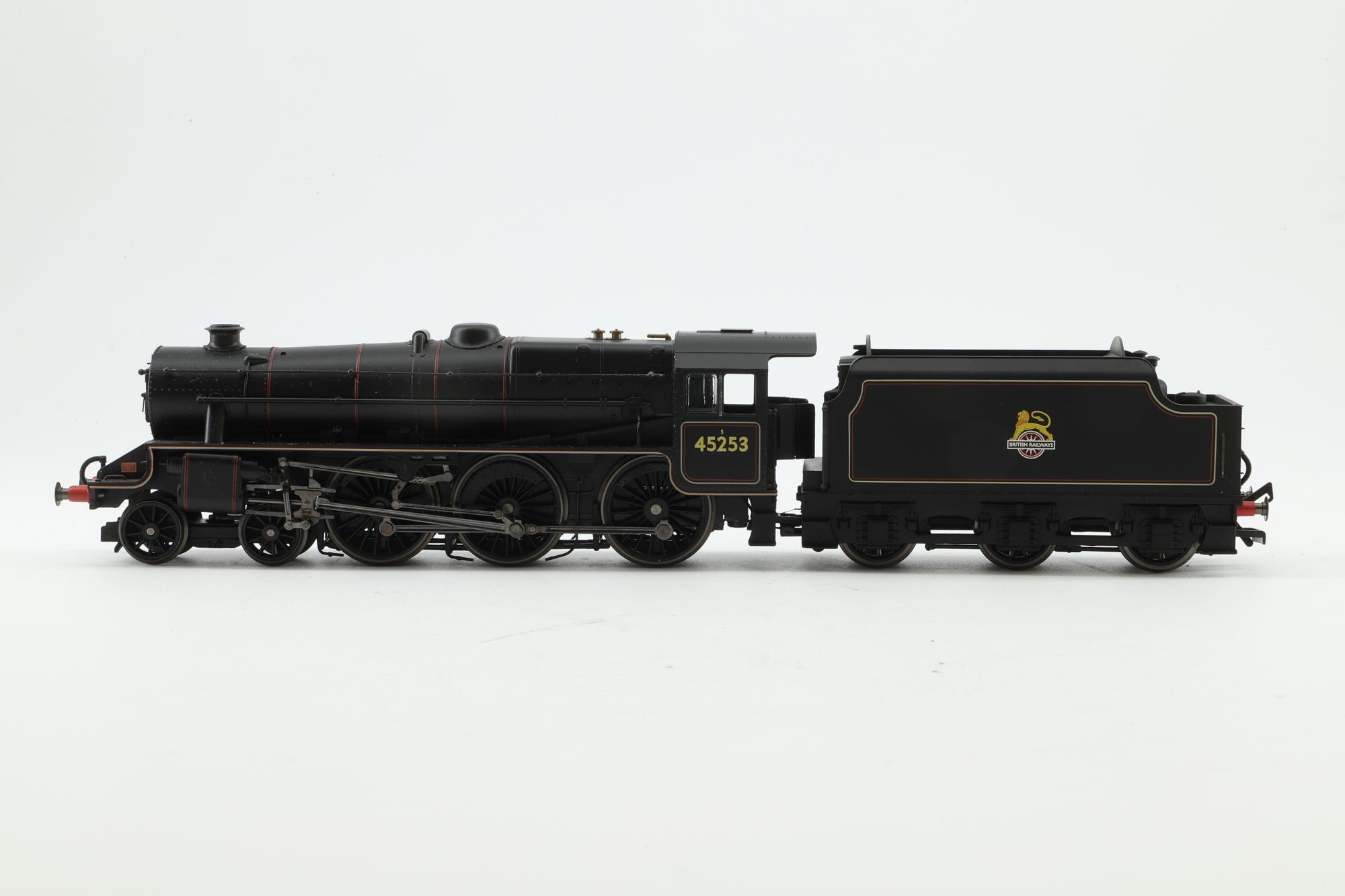 Hornby OO R2250 Class 5MT 45253 in Lined BR Black w/ Early Crests