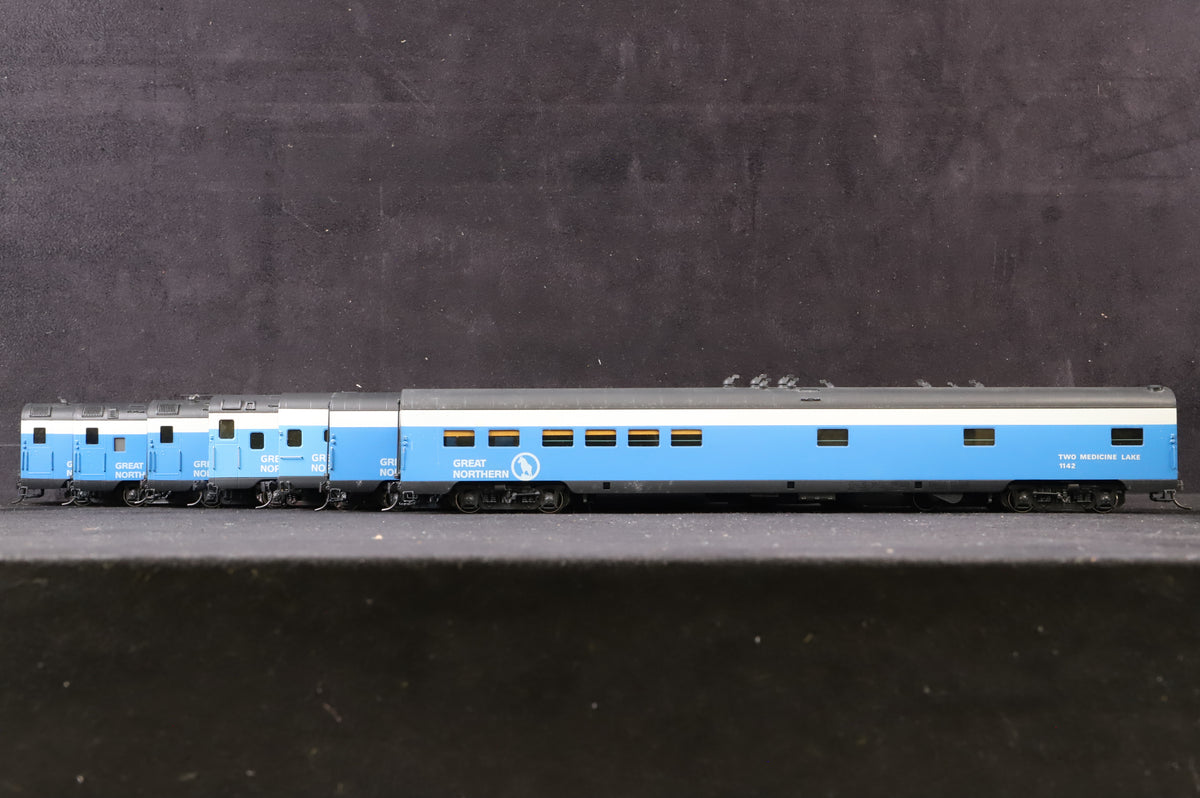 Shoreham Shops Limited and Oriental Limited HO Rake of 7 Great Northern (USA) Coaches - GN02, 03, 04, 05M, 06 and 01005, 01007