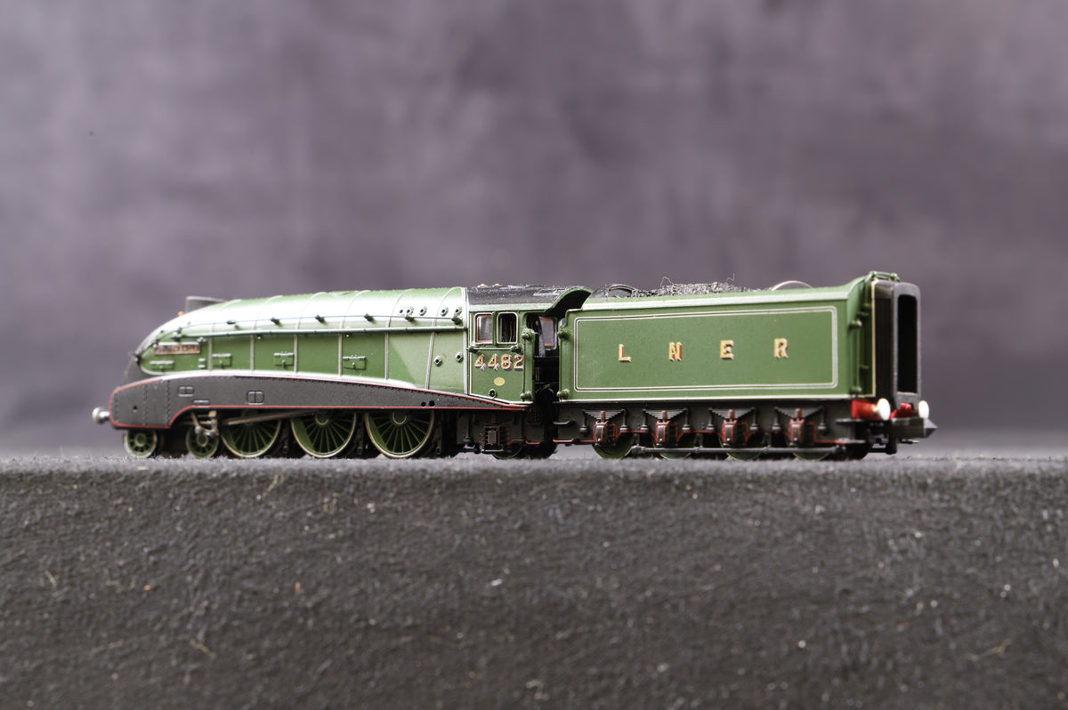 Dapol N 2S-008-010 Class A4 4-6-2 &#39;4482&#39; &#39;Golden Eagle&#39; LNER Apple Green