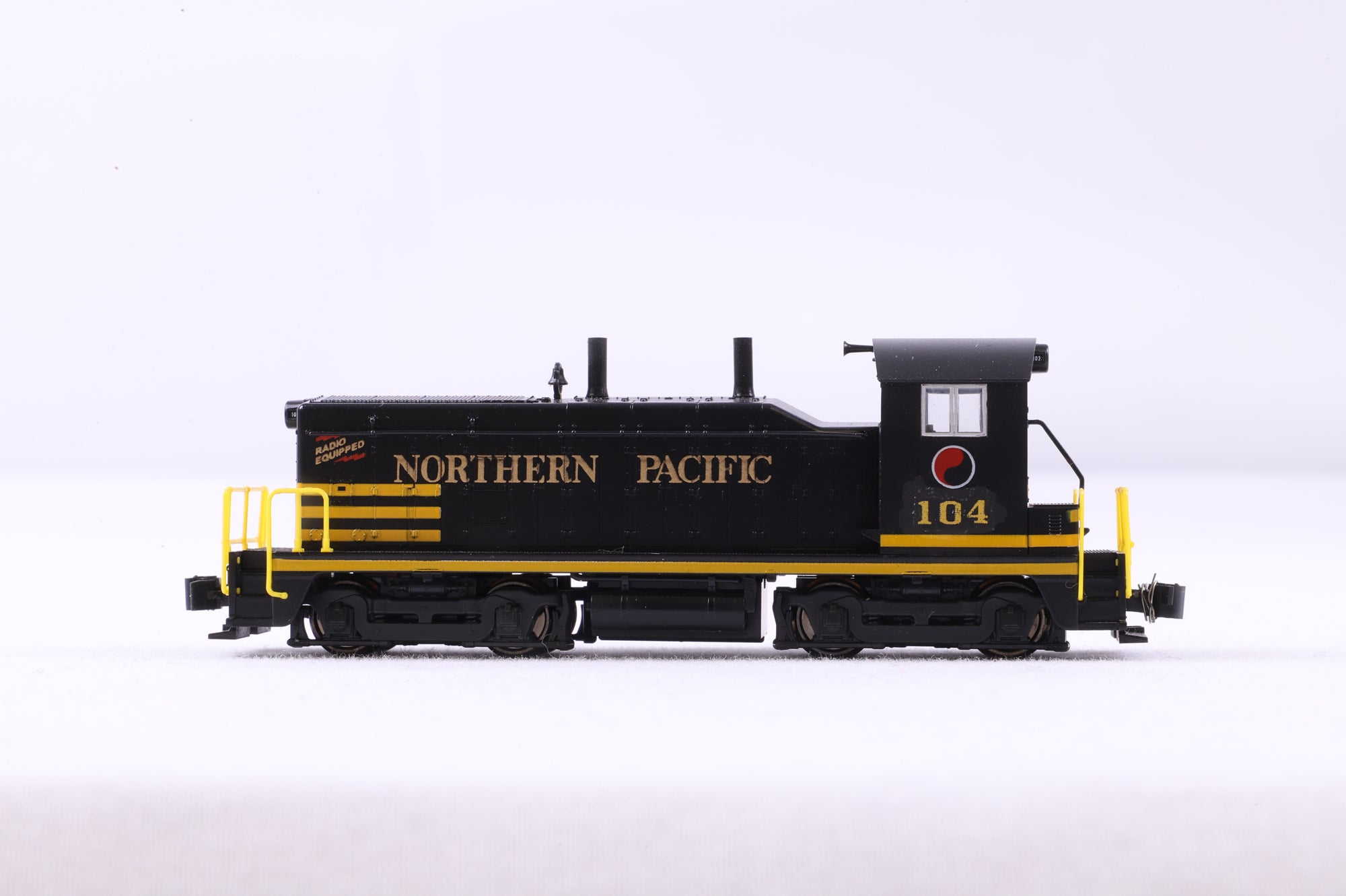 Kato N 176-4371 NW2 NP '104' Diesel Locomotive Renumbered