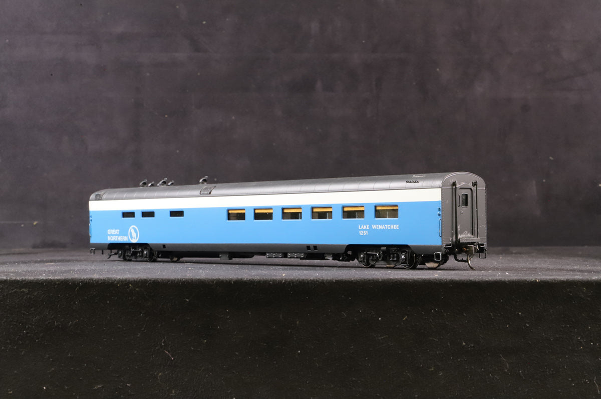 Shoreham Shops Limited and Oriental Limited HO Rake of 7 Great Northern (USA) Coaches - GN02, 03, 04, 05M, 06 and 01005, 01007