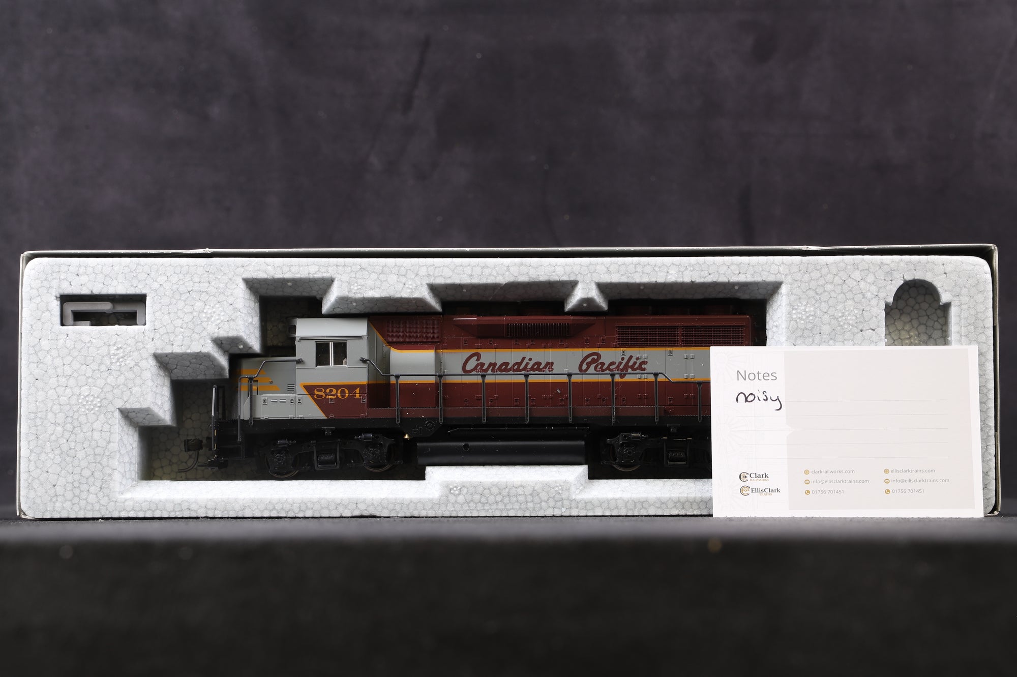 Kato HO 37-023 Canadian Pacific EMB GP35 #8204 w/DB