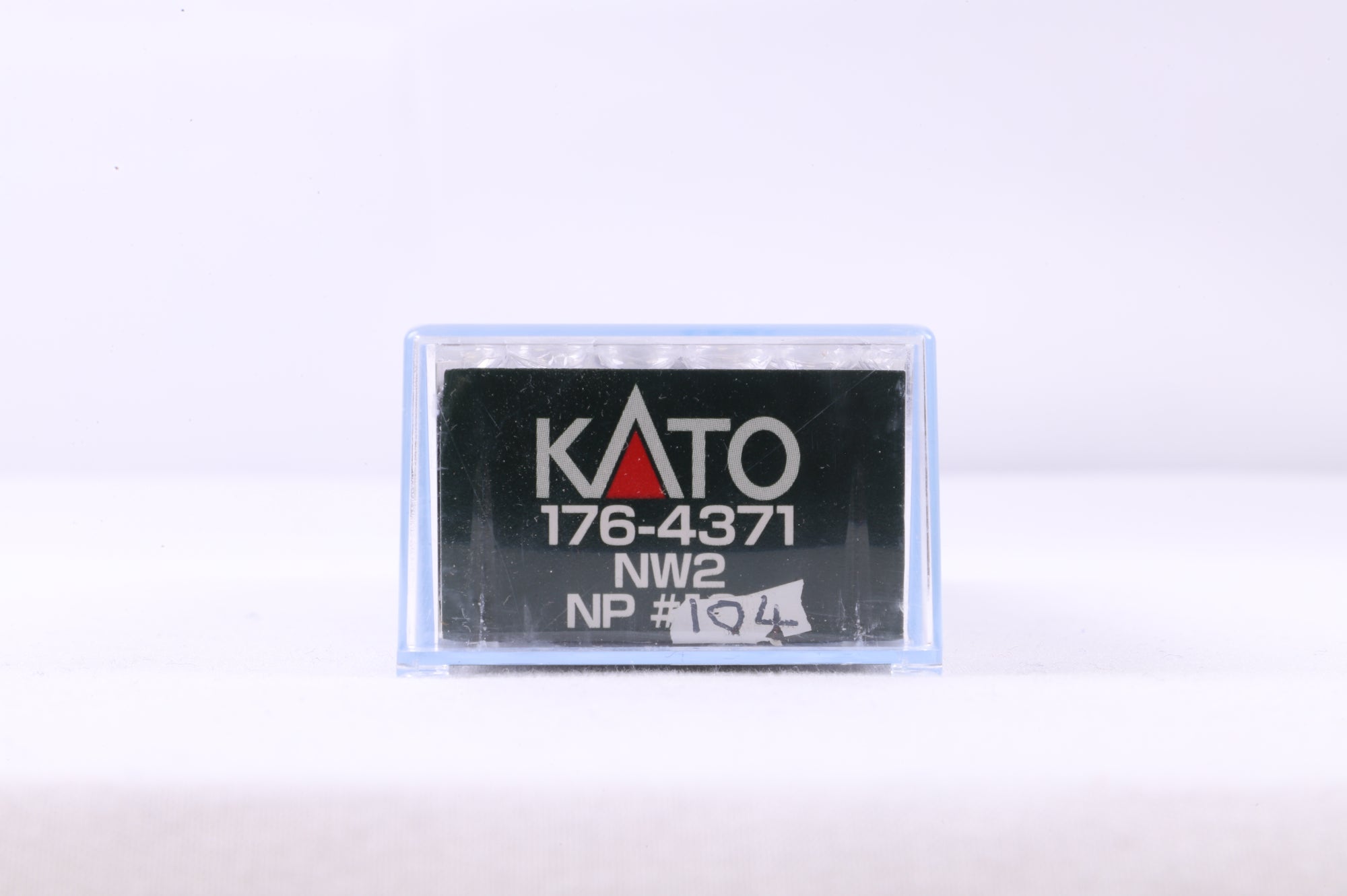 Kato N 176-4371 NW2 NP '104' Diesel Locomotive Renumbered