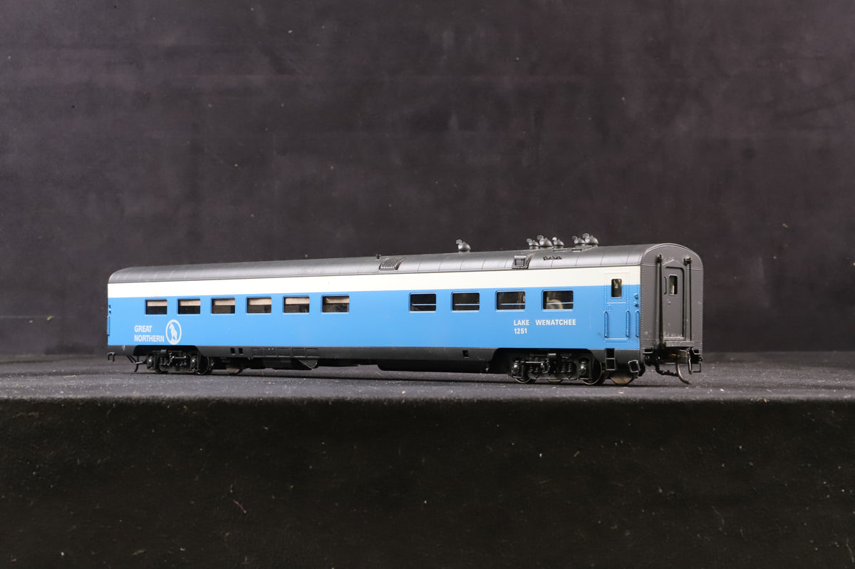 Shoreham Shops Limited and Oriental Limited HO Rake of 7 Great Northern (USA) Coaches - GN02, 03, 04, 05M, 06 and 01005, 01007