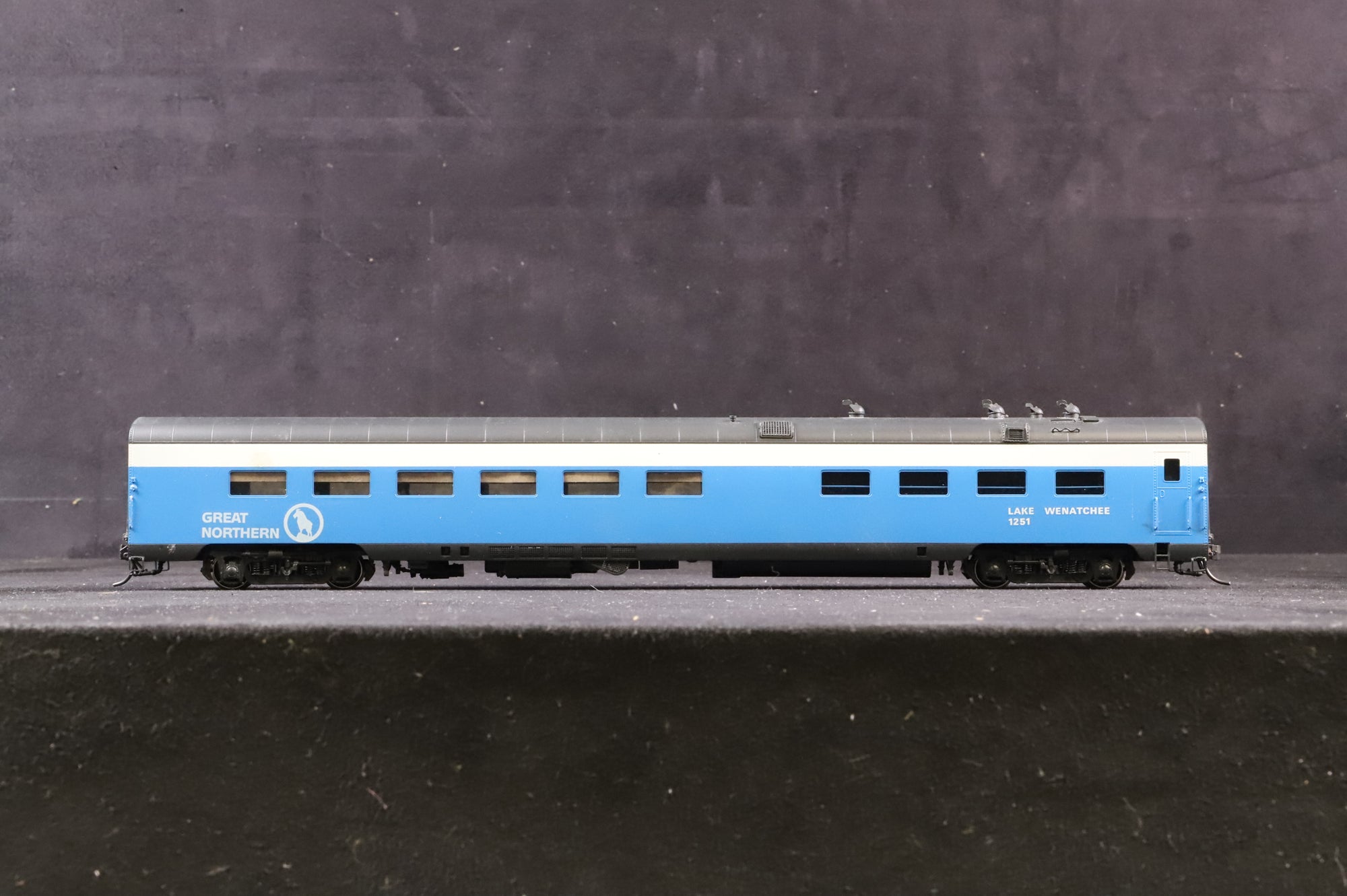 Shoreham Shops Limited and Oriental Limited HO Rake of 7 Great Northern (USA) Coaches - GN02, 03, 04, 05M, 06 and 01005, 01007