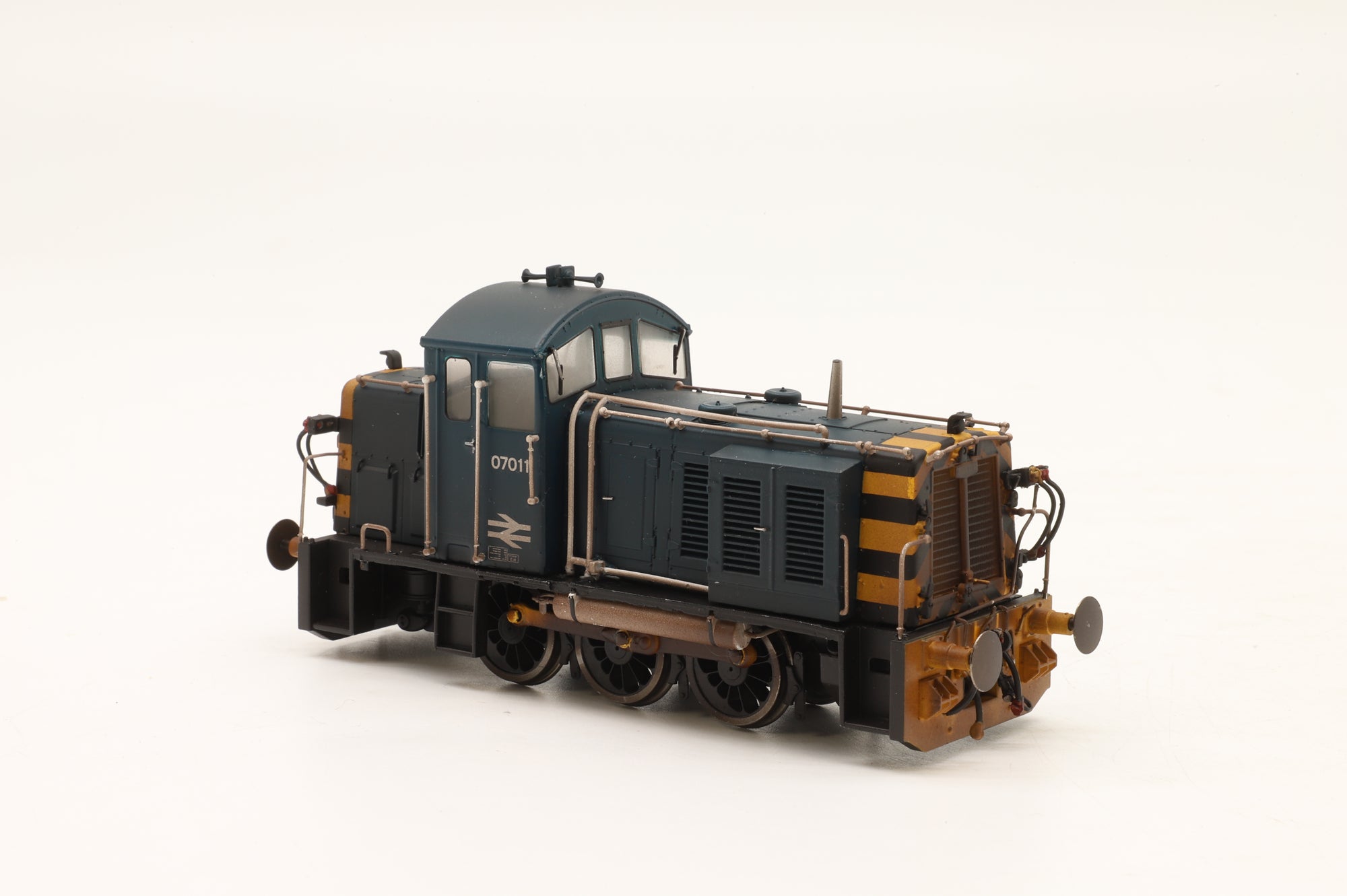 Heljan OO 2918 Class 07 70011 in BR Blue w/ Wasp Stripes – Weathered