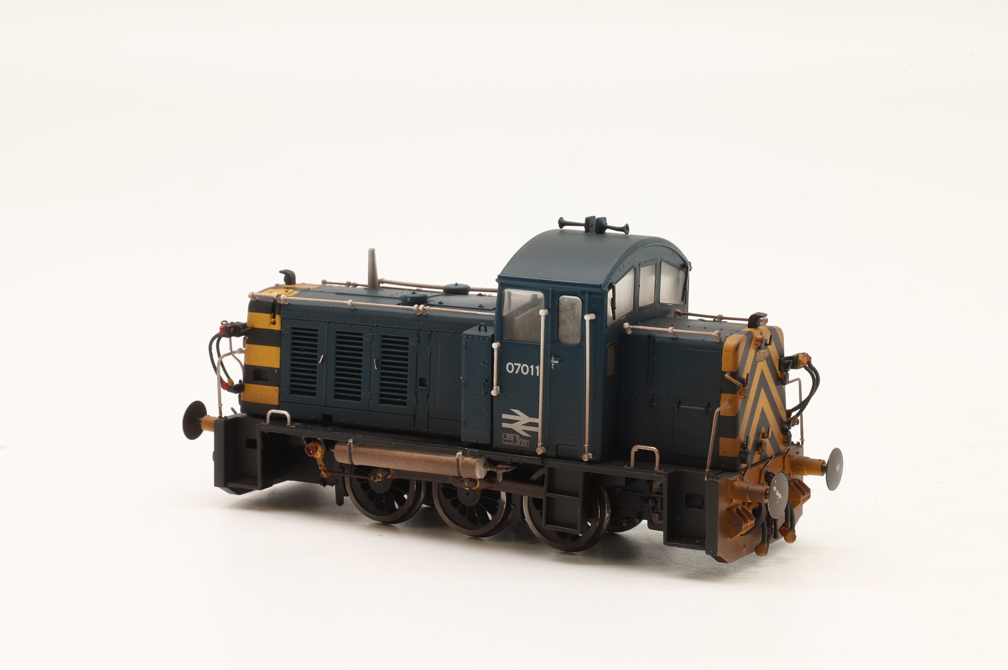 Heljan OO 2918 Class 07 70011 in BR Blue w/ Wasp Stripes – Weathered