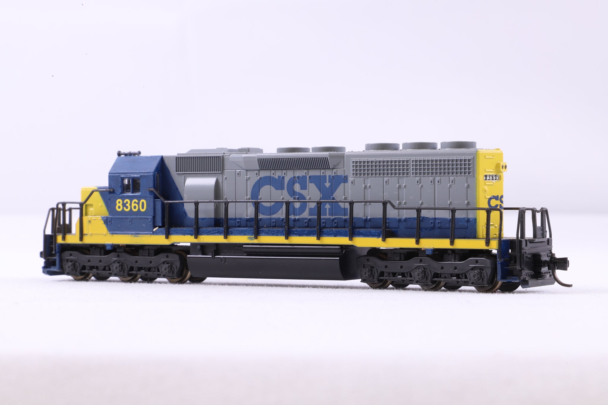 Kato N 176-20S SD40 CSX '8360' Diesel Locomotive Renumbered