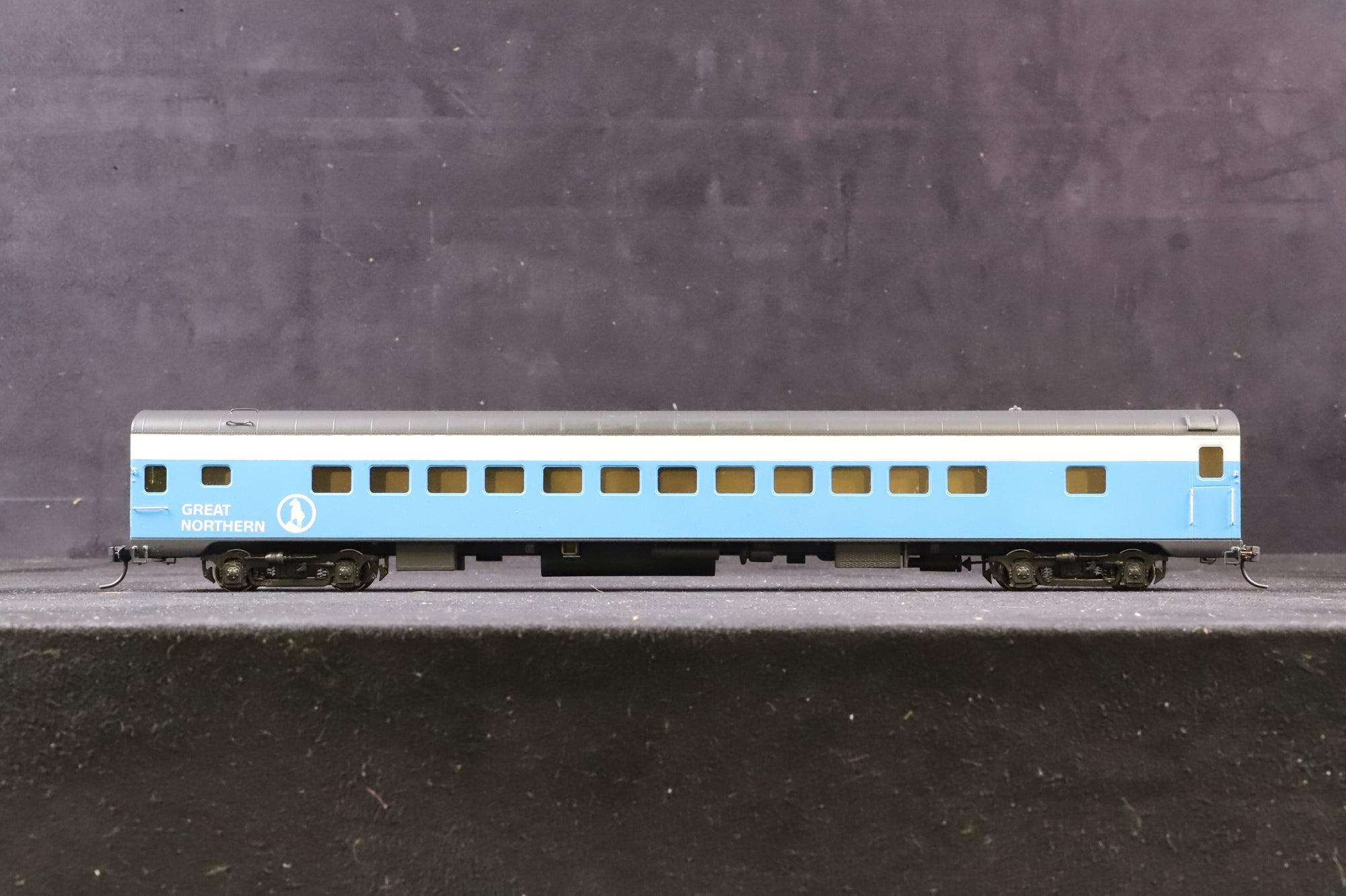 Shoreham Shops Limited and Oriental Limited HO Rake of 7 Great Northern (USA) Coaches - GN02, 03, 04, 05M, 06 and 01005, 01007