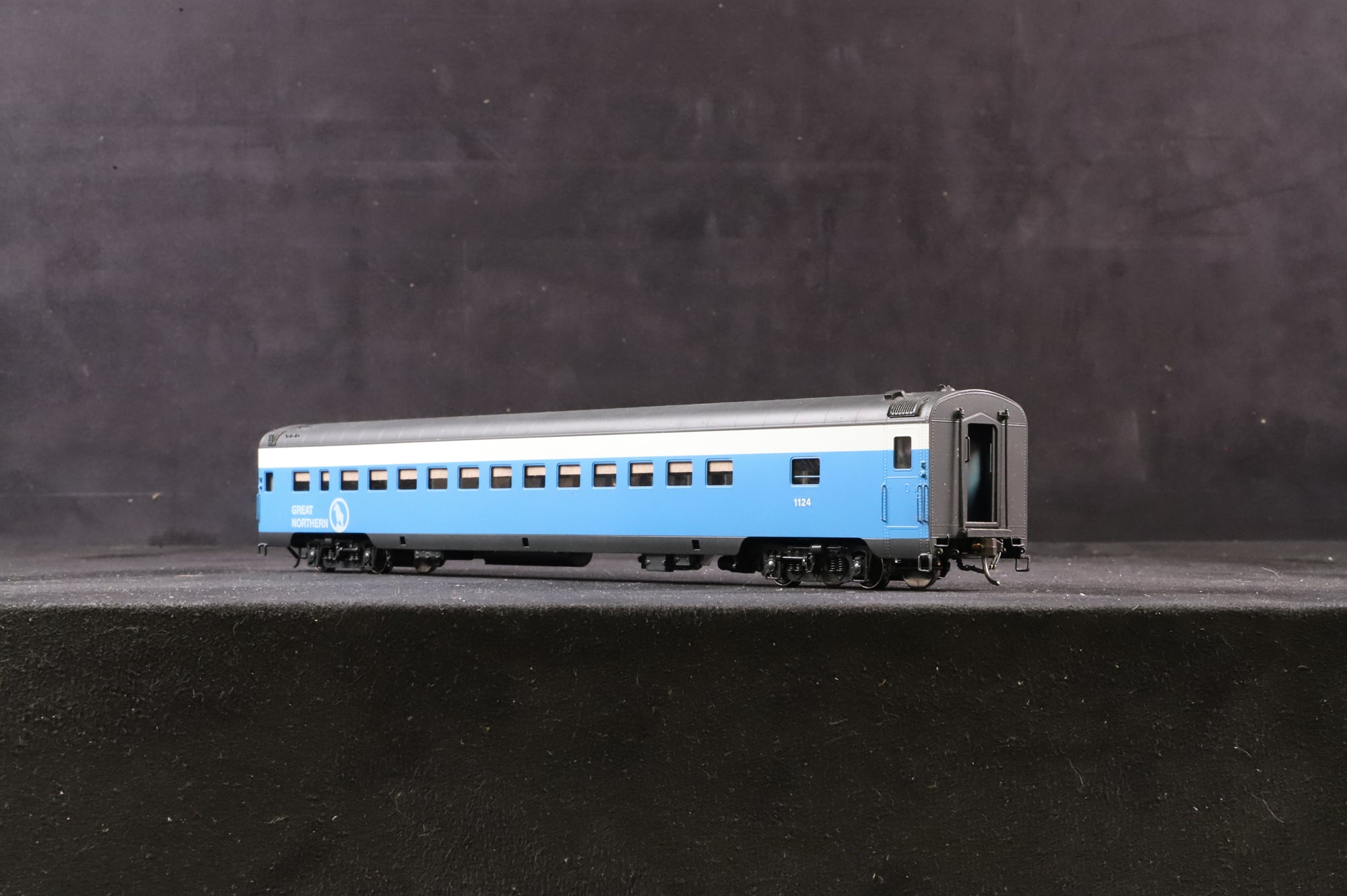 Shoreham Shops Limited and Oriental Limited HO Rake of 7 Great Northern (USA) Coaches - GN02, 03, 04, 05M, 06 and 01005, 01007