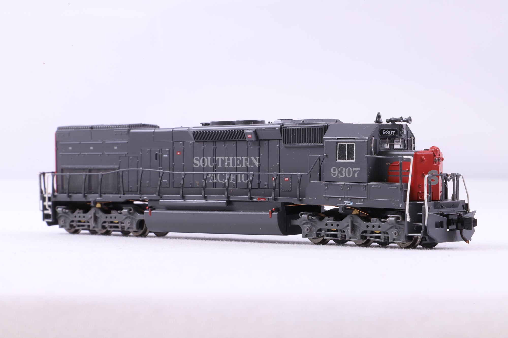 Intermountain N 69502-05 SD45T-2 Souther Pacific '9307' Diesel Locomotive