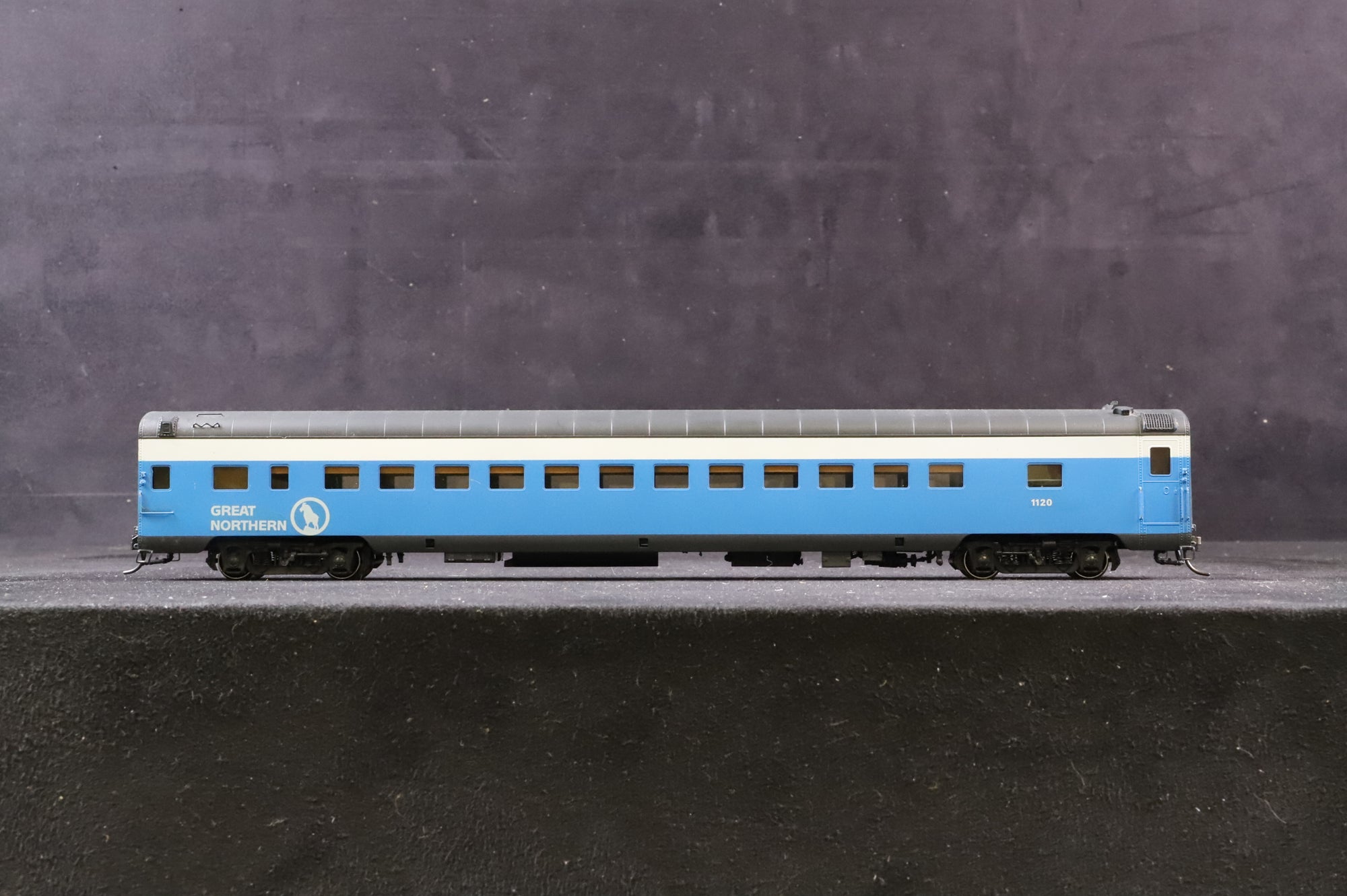 Shoreham Shops Limited and Oriental Limited HO Rake of 7 Great Northern (USA) Coaches - GN02, 03, 04, 05M, 06 and 01005, 01007