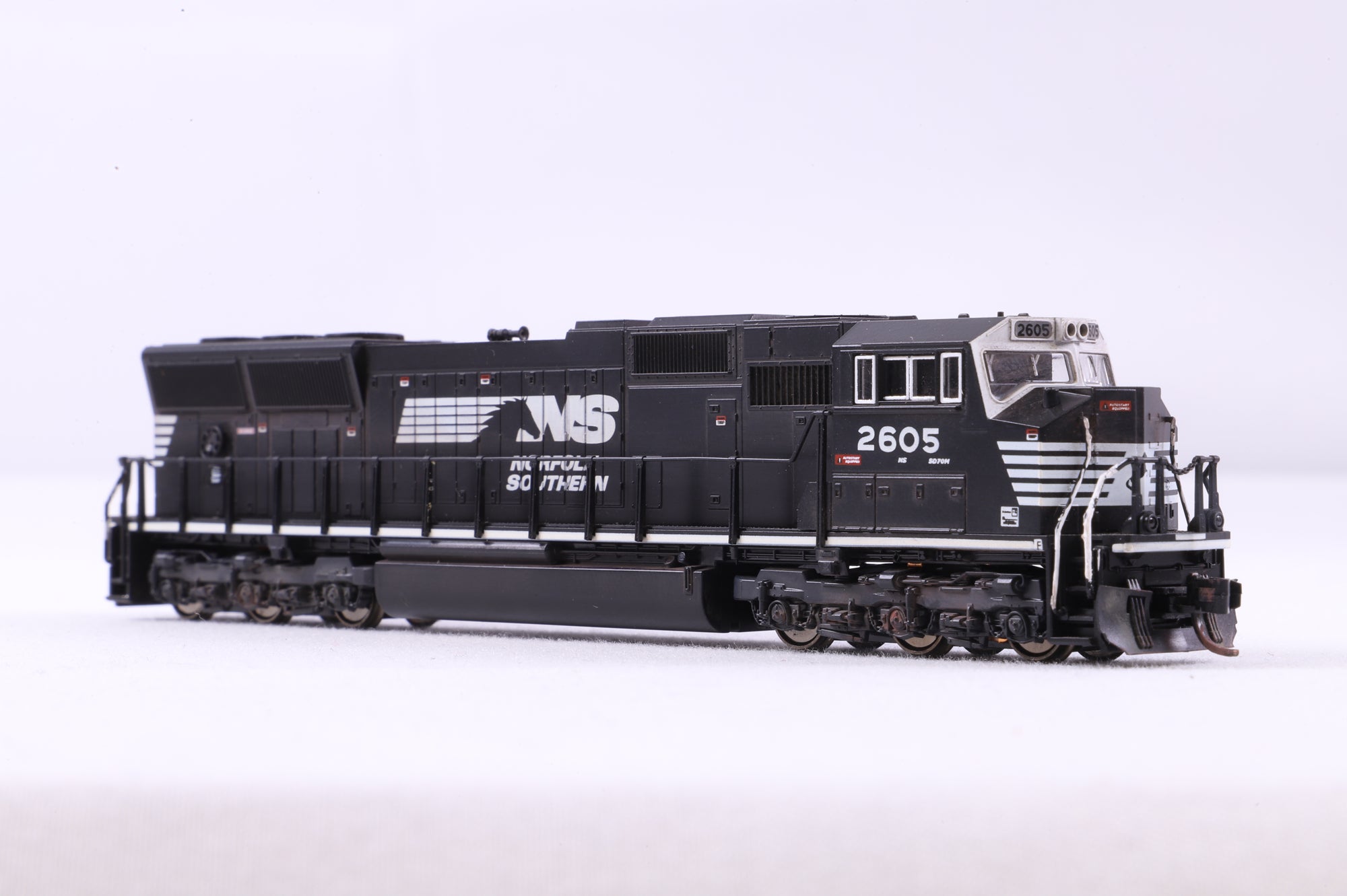 Kato N 176-8602 SD70M NS '2605' Diesel Locomotive
