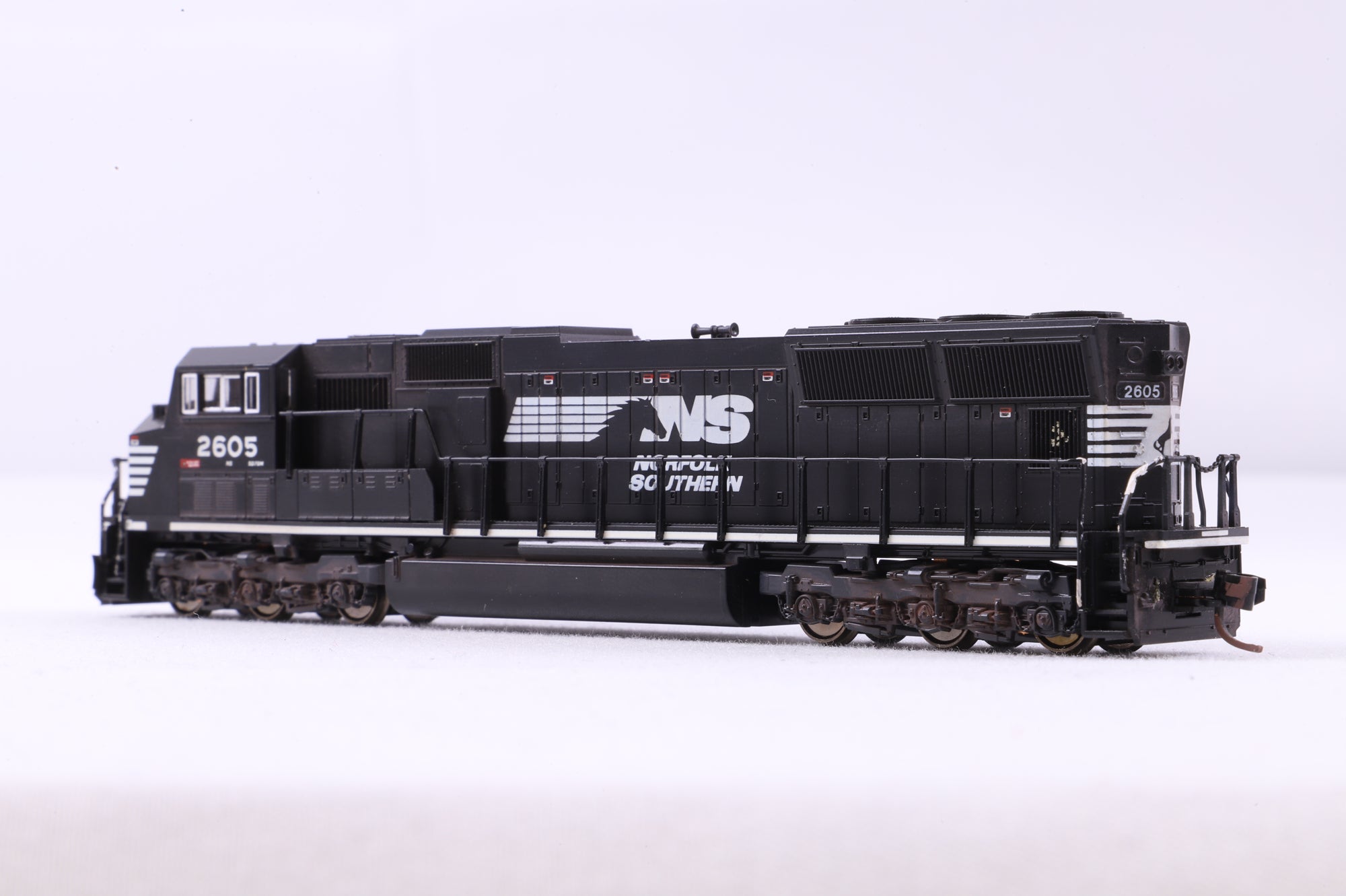 Kato N 176-8602 SD70M NS '2605' Diesel Locomotive