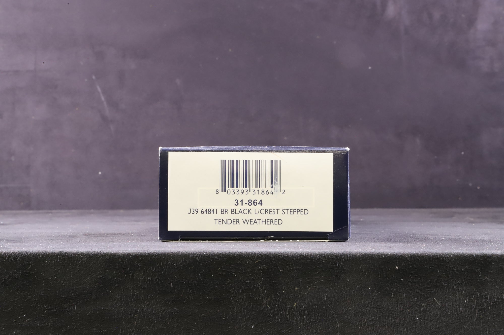 Bachmann OO 31-864 J39 64841 in BR Black w/ Late Crests - Weathered