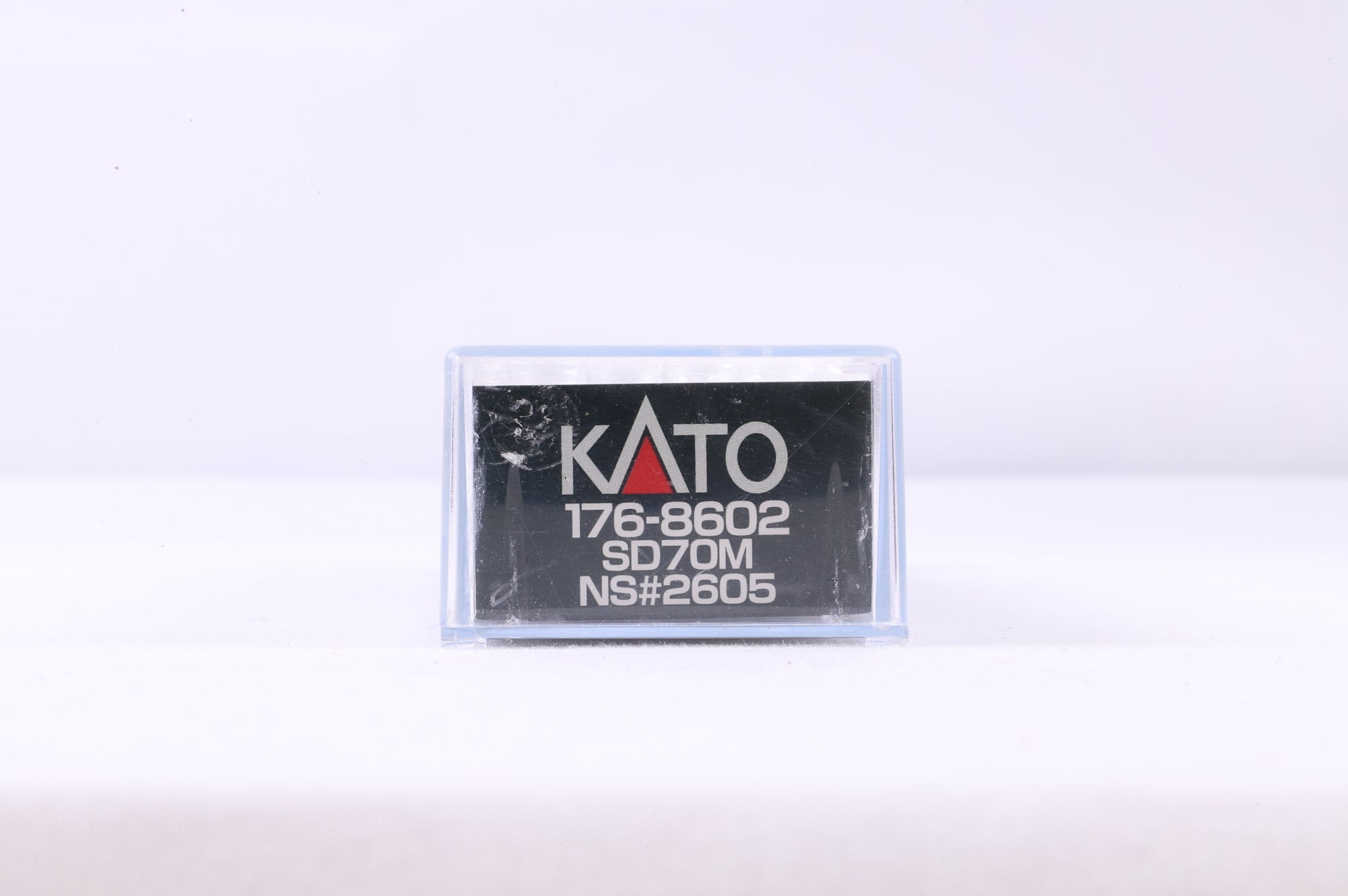 Kato N 176-8602 SD70M NS '2605' Diesel Locomotive