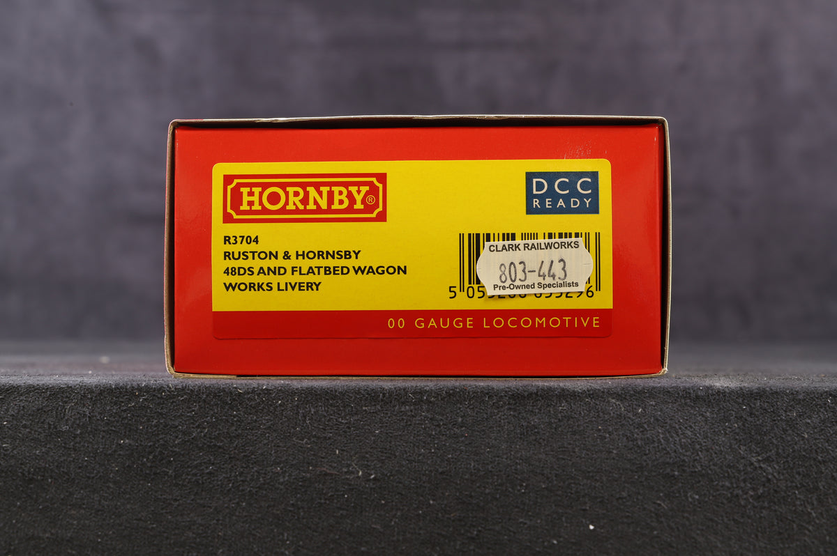 Hornby OO R3704 Ruston &amp; Hornsby 48DS &amp; Flatbed  Wagon Works Livery