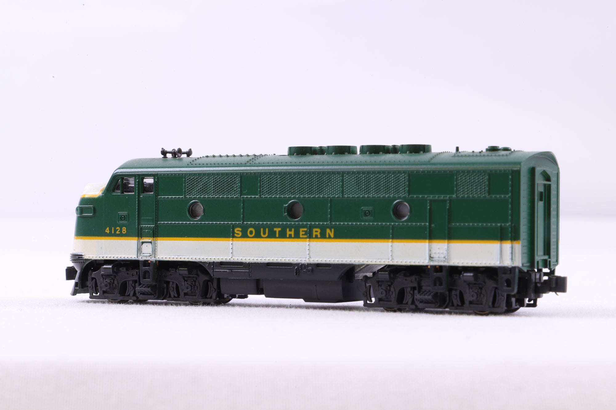 Kato N 176-052 F3A&B Phase 1 Southern Diesel Locomotive