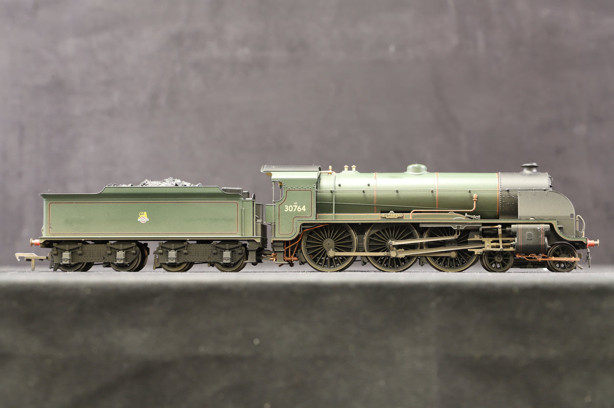 Hornby OO R2581 BR 4-6-0 Class N15 &#39;30764&#39; &#39;Sir Gawain&#39;, Weathered