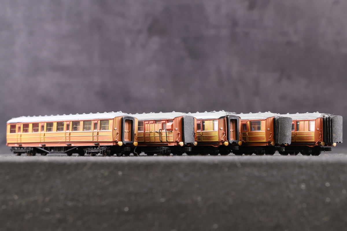 Dapol N Rake Of 5 Gresley Teak Coaches