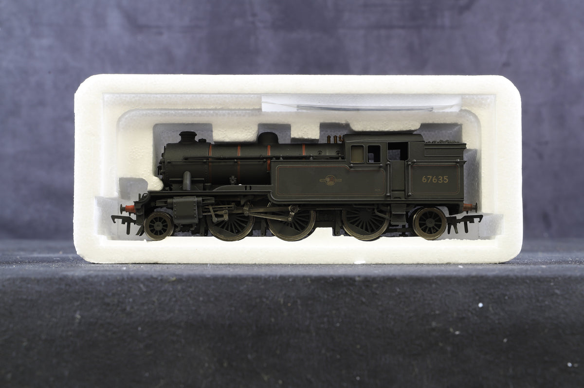 Bachmann OO 31-611 lass V1 2-6-2 67635 tank loco with straight sided bunker in BR black with late crest (weathered)