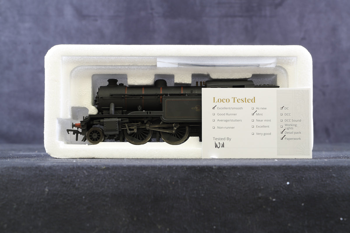 Bachmann OO 31-611 lass V1 2-6-2 67635 tank loco with straight sided bunker in BR black with late crest (weathered)