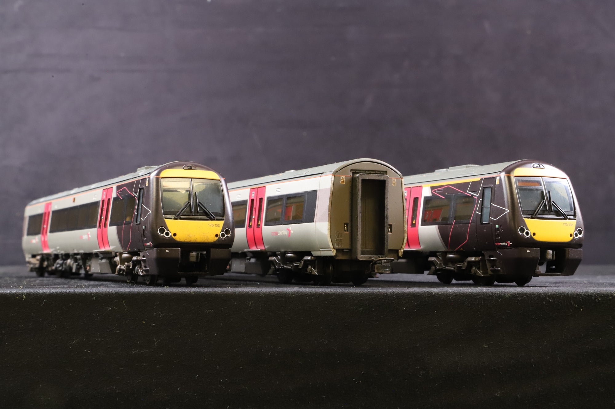 WORKSHOP Bachmann OO Class 170/1 Turbostar '170 102', Cross Country Livery, Weathered