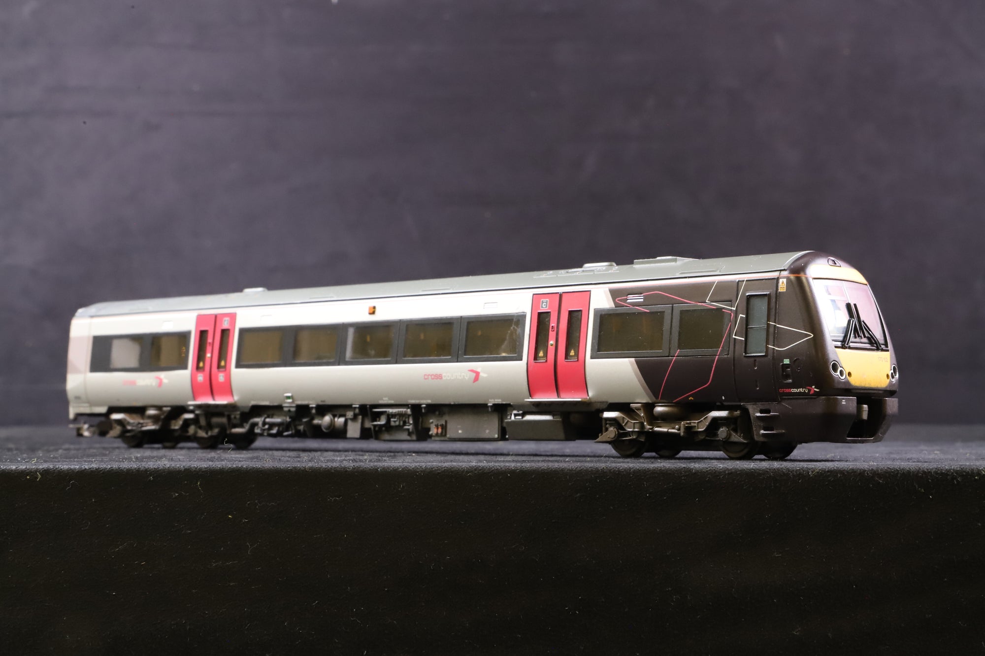 WORKSHOP Bachmann OO Class 170/1 Turbostar '170 102', Cross Country Livery, Weathered