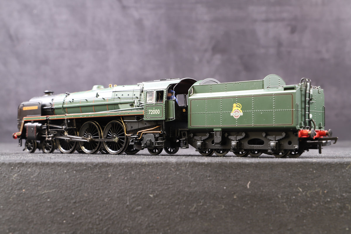 Hornby OO R2846 Clan Class 4-6-2 &#39;72000&#39; &#39;Clan Buchanan&#39; BR Lined Green E/C