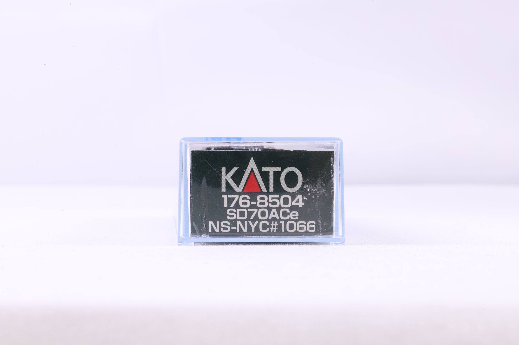 Kato N 176-8504 SD70ACe NS-NYC '1066' Diesel Locomotive