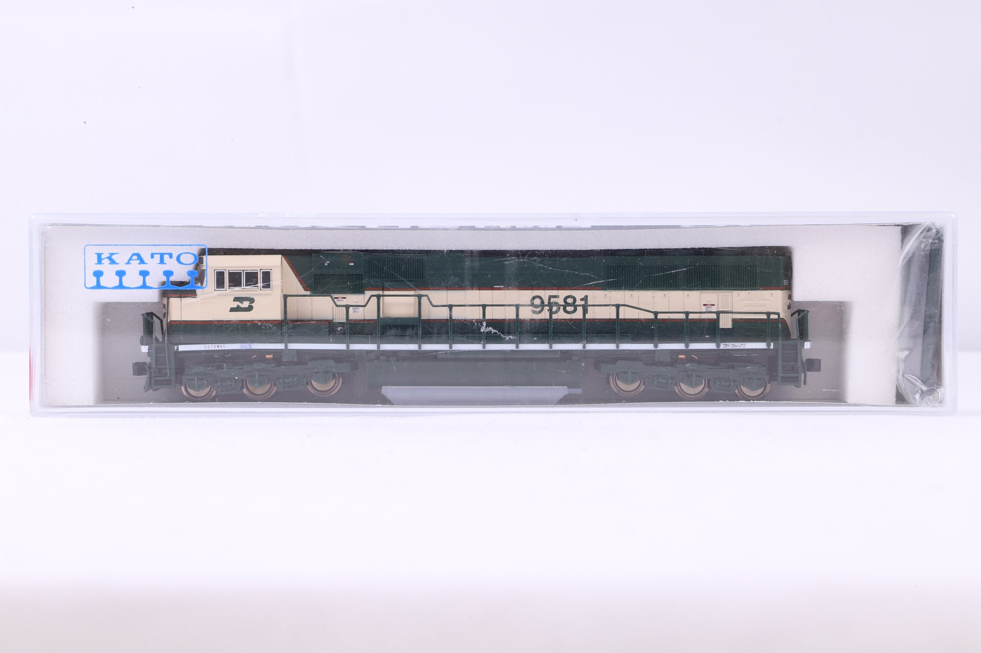 Kato N 176-6504 SD70MAC BN '9581' Diesel Locomotive