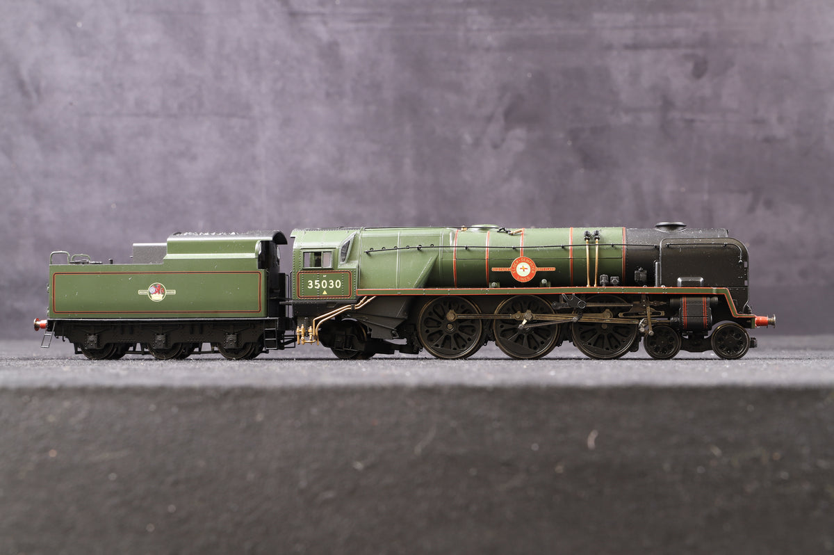 Hornby OO R3617 Class 8P Rebuilt Merchant Navy 4-6-2 &#39;35030&#39; &#39;Elder Dempster Lines&#39; BR Lined Green L/C