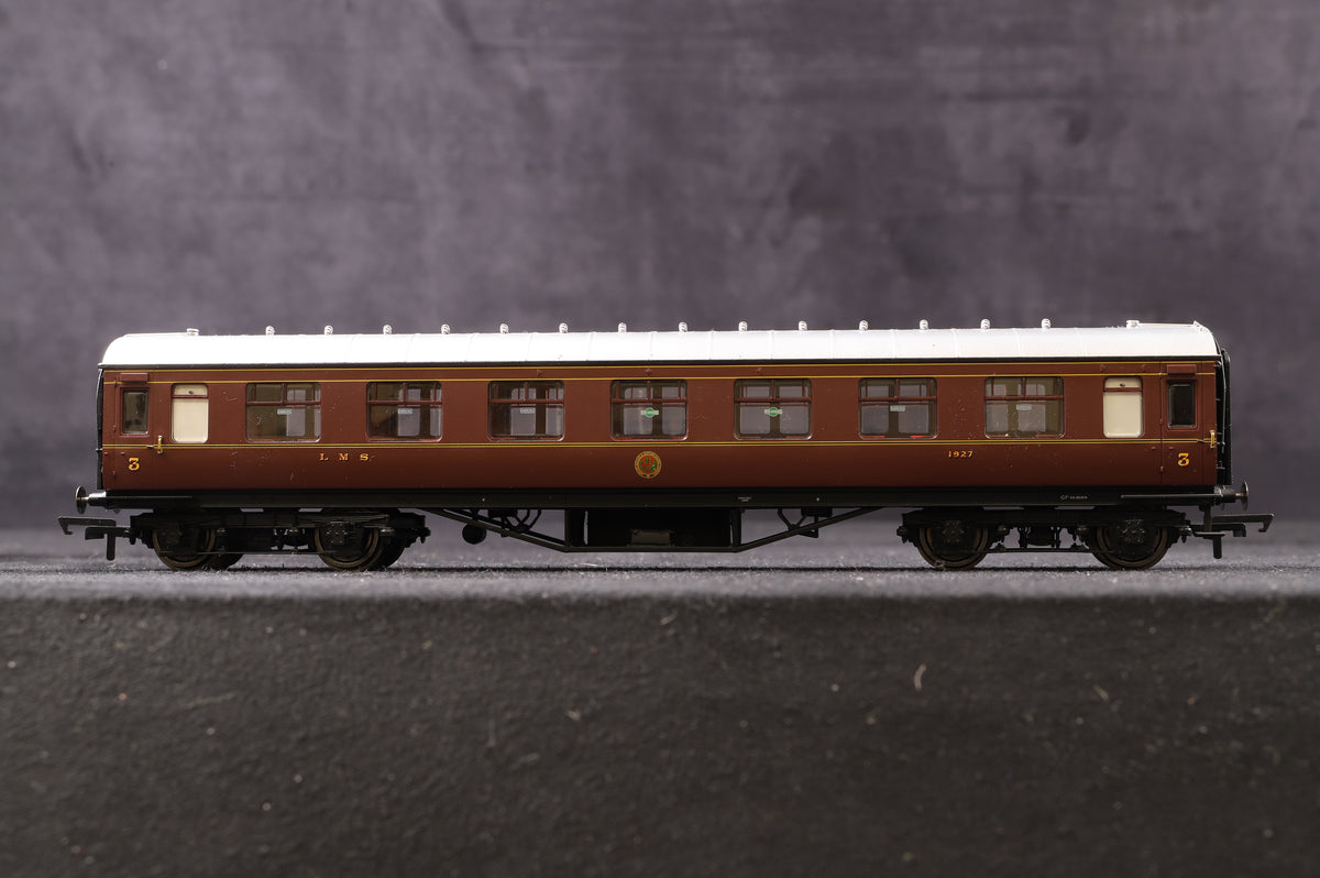 Hornby OO Rake Of 3 LMS Maroon Coaches