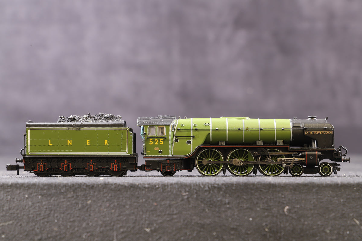 Graham Farish N 372-385 Class A2 4-6-2 &#39;525&#39; &#39;A H Peppercorn&#39; LNER Apple Green