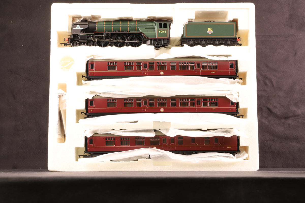 Hornby OO R3059 Tornado Express Train Pack