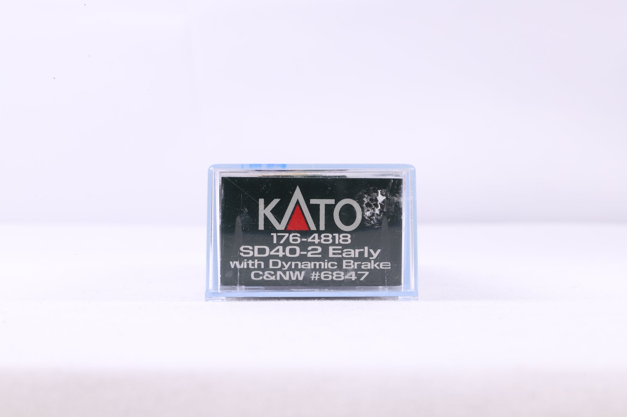 Kato N 176-4818 SD40-2 C&NW Early with Dynamic Brake '6847'