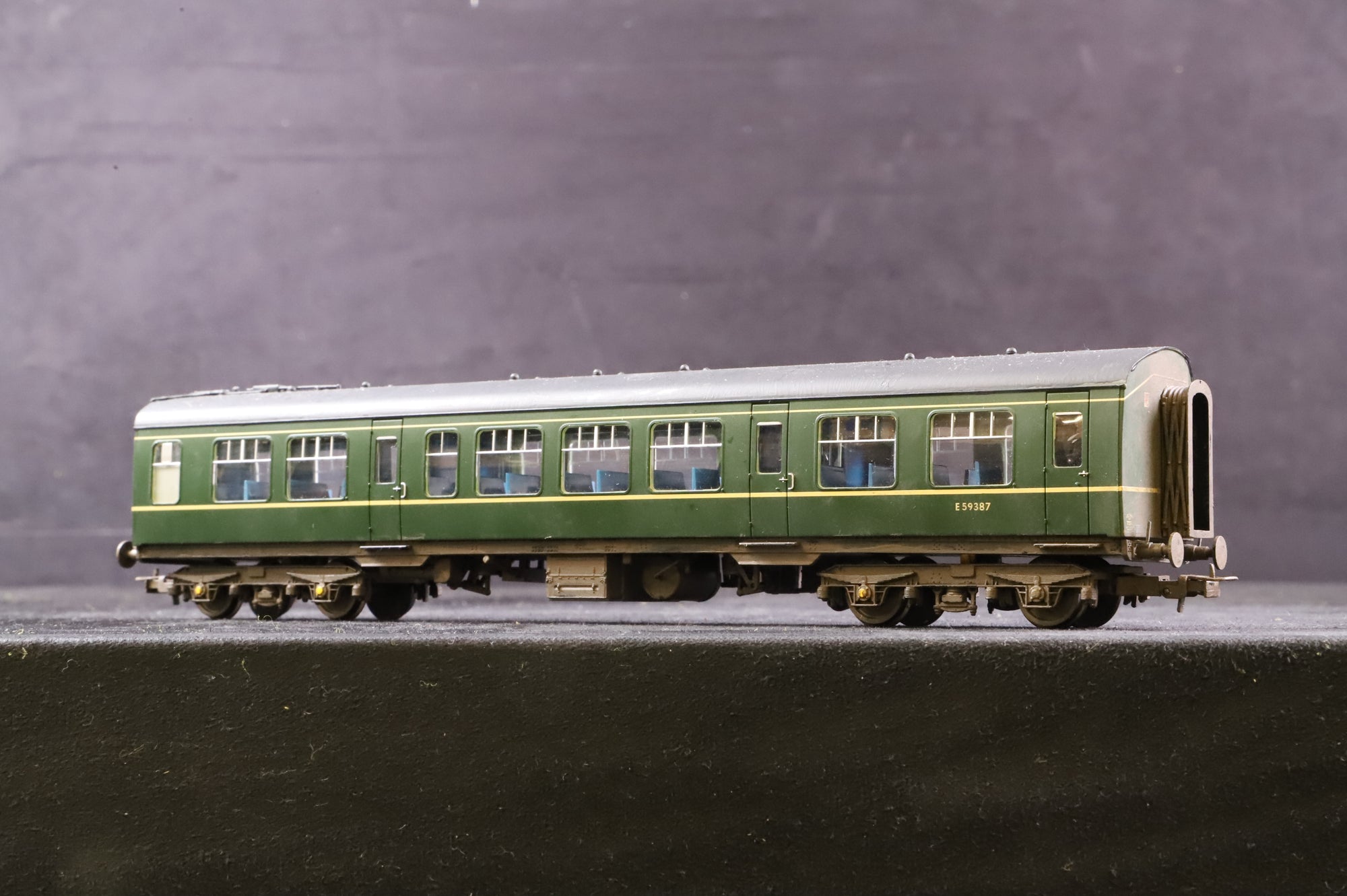 WORKSHOP Bachmann OO Class 101 DMU BR Green With Speed Whiskers Weathered