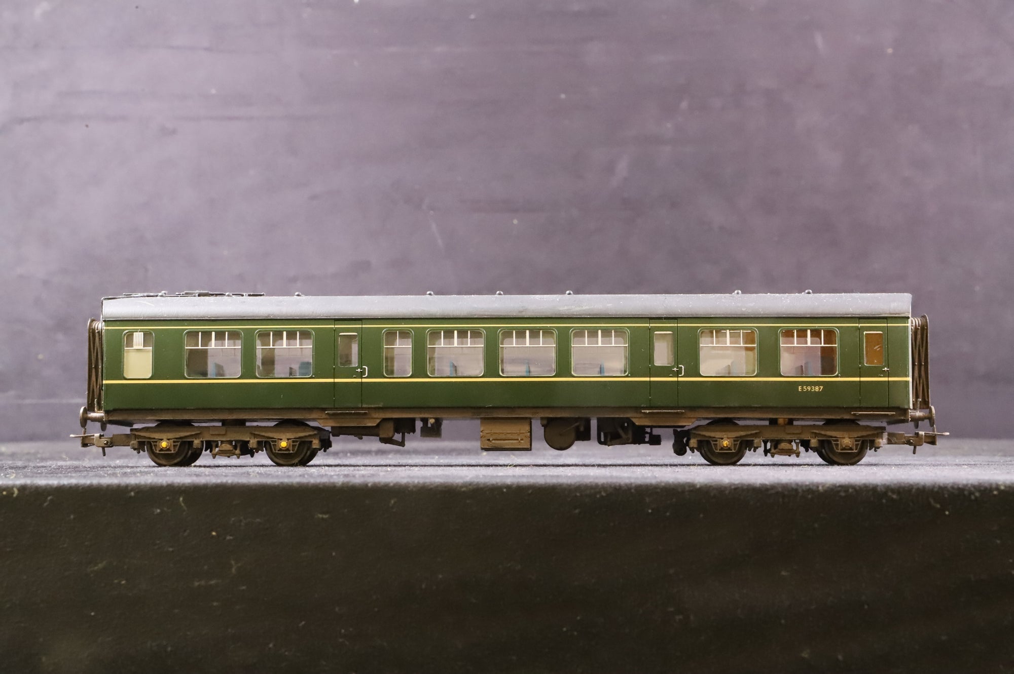 WORKSHOP Bachmann OO Class 101 DMU BR Green With Speed Whiskers Weathered