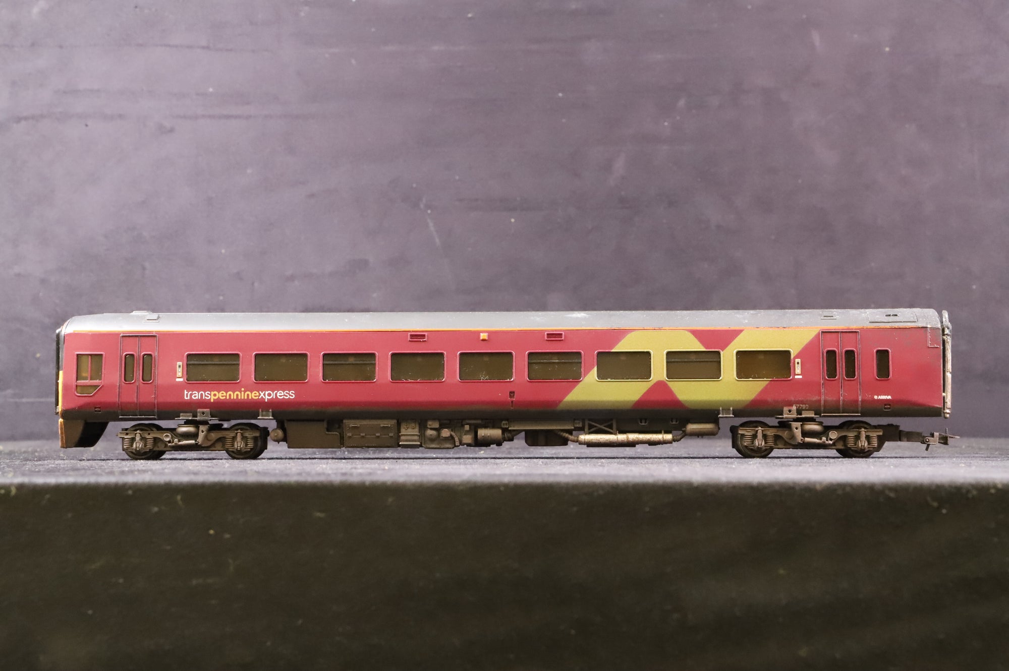 WORKSHOP Bachmann OO Class 158 '158991' TPE Burgundy Livery Weathered
