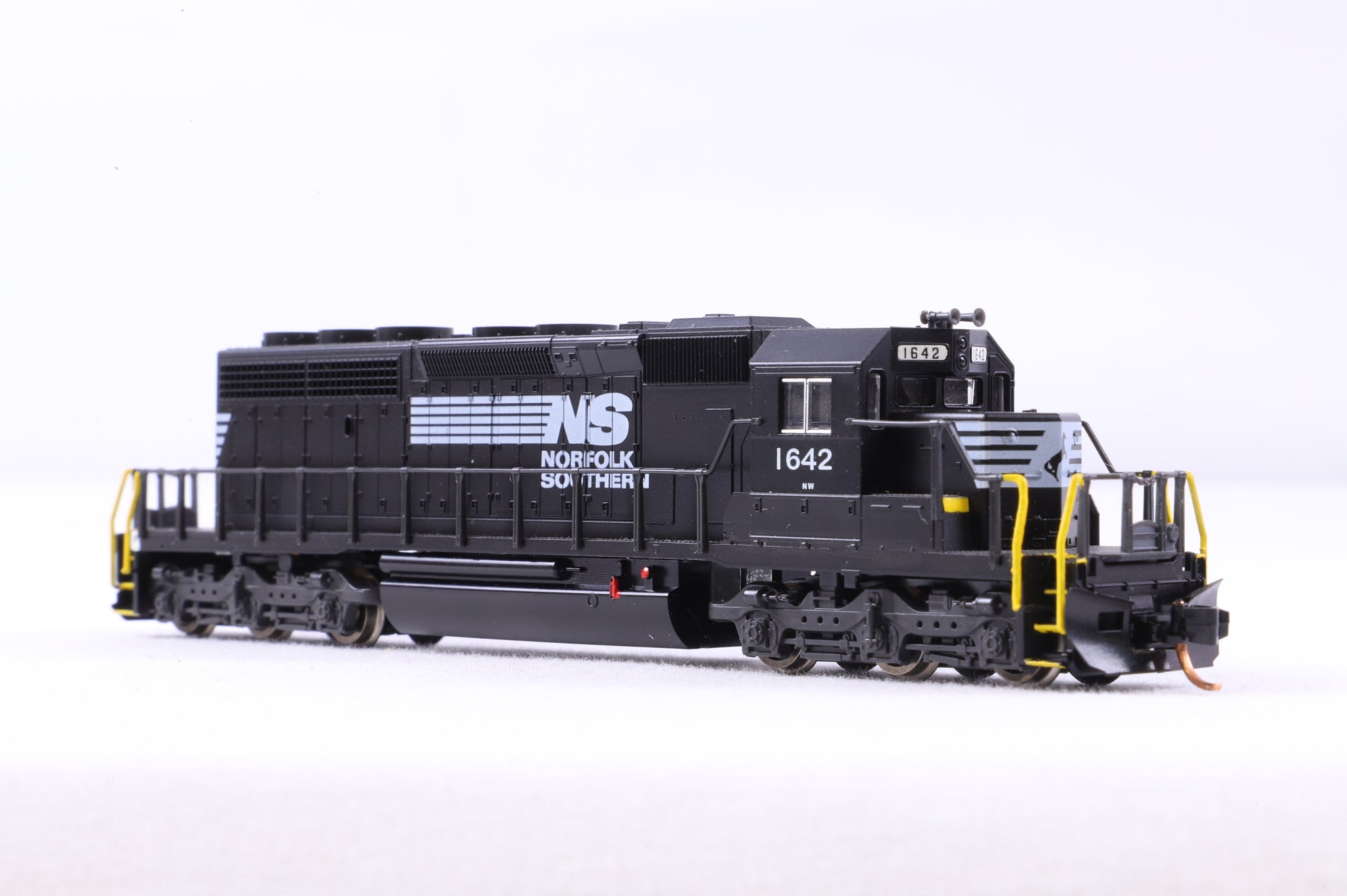 Kato N 176-4810 SD40-2 Early NS '1642'