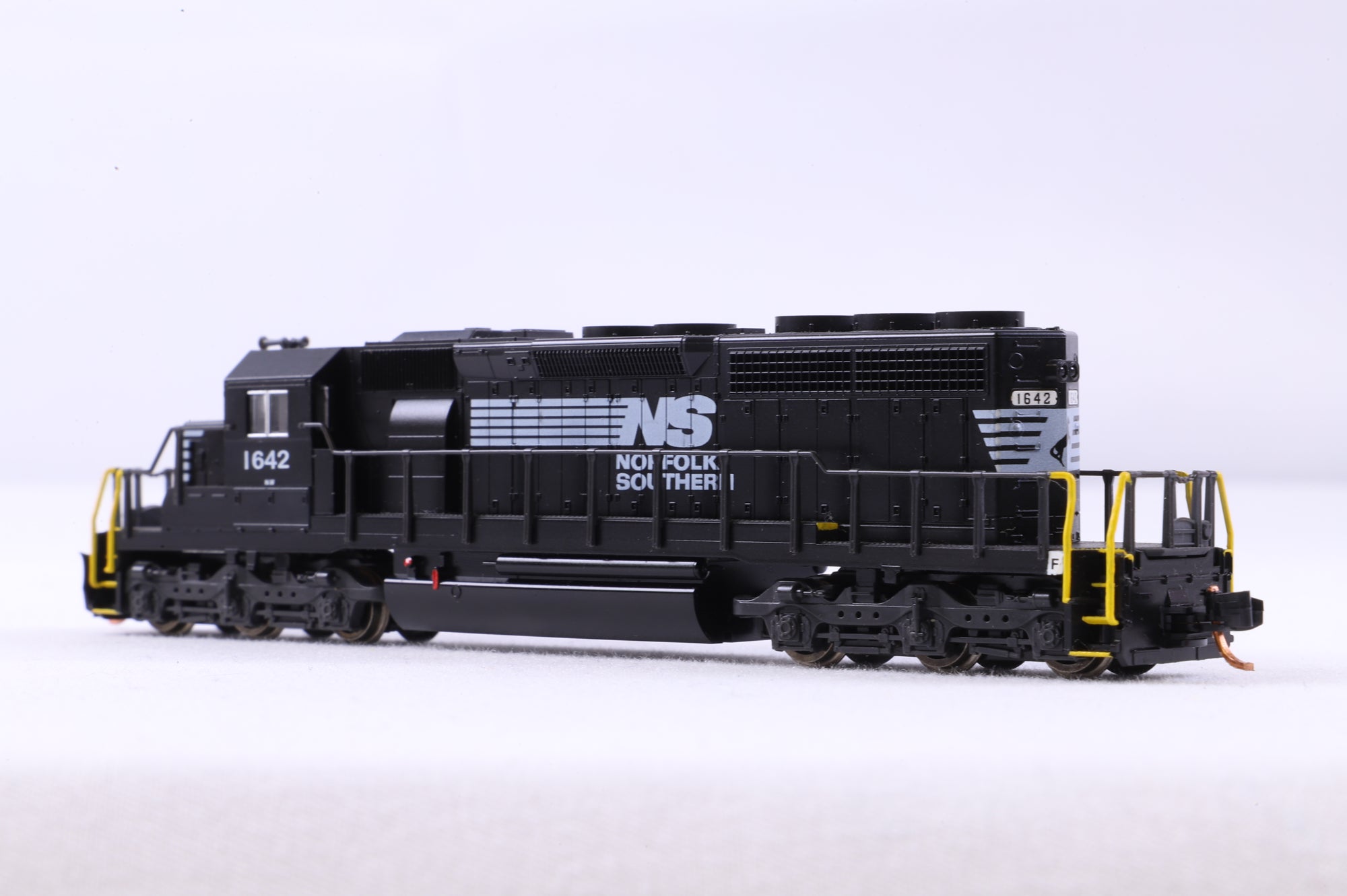 Kato N 176-4810 SD40-2 Early NS '1642'