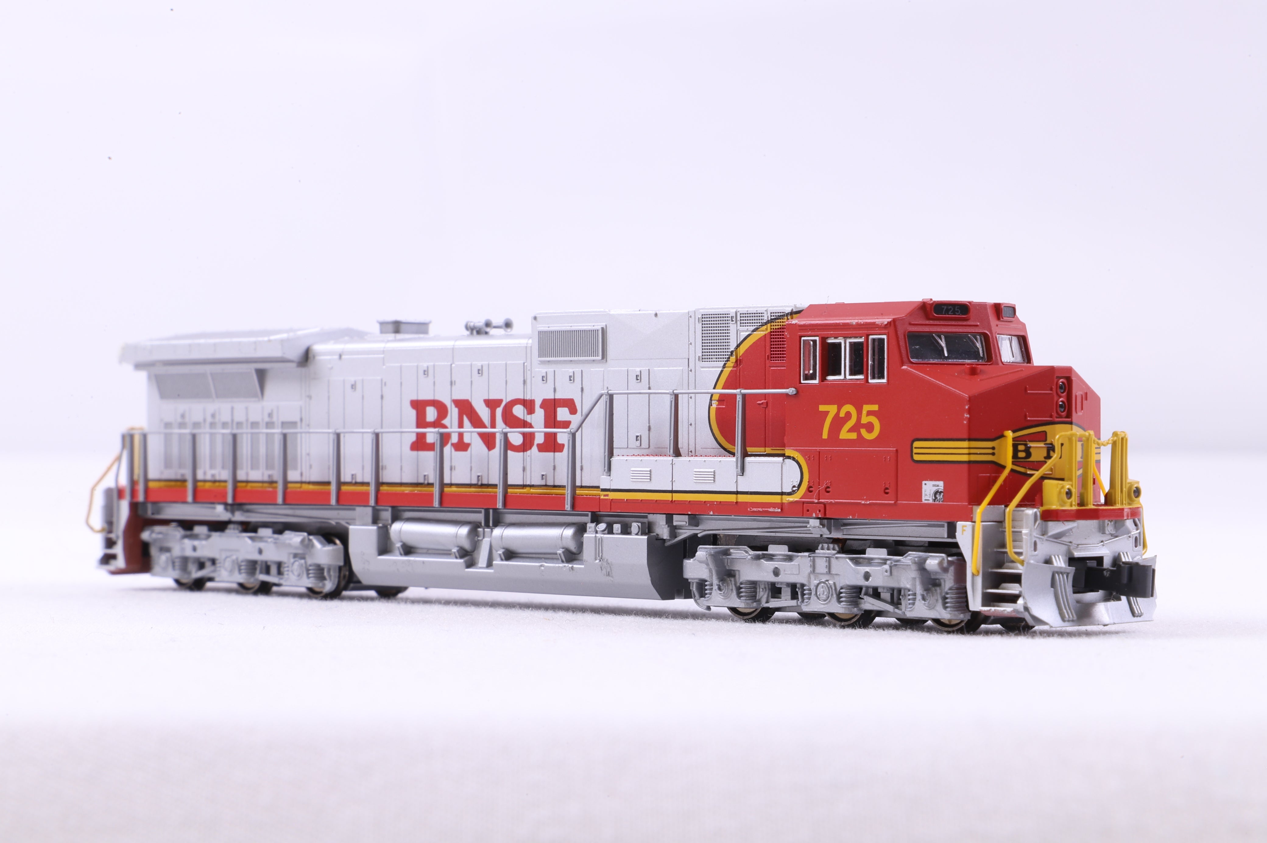 Kato N 176-3511 C44-9W BNSF Warbonnet '725' - Clark Railworks