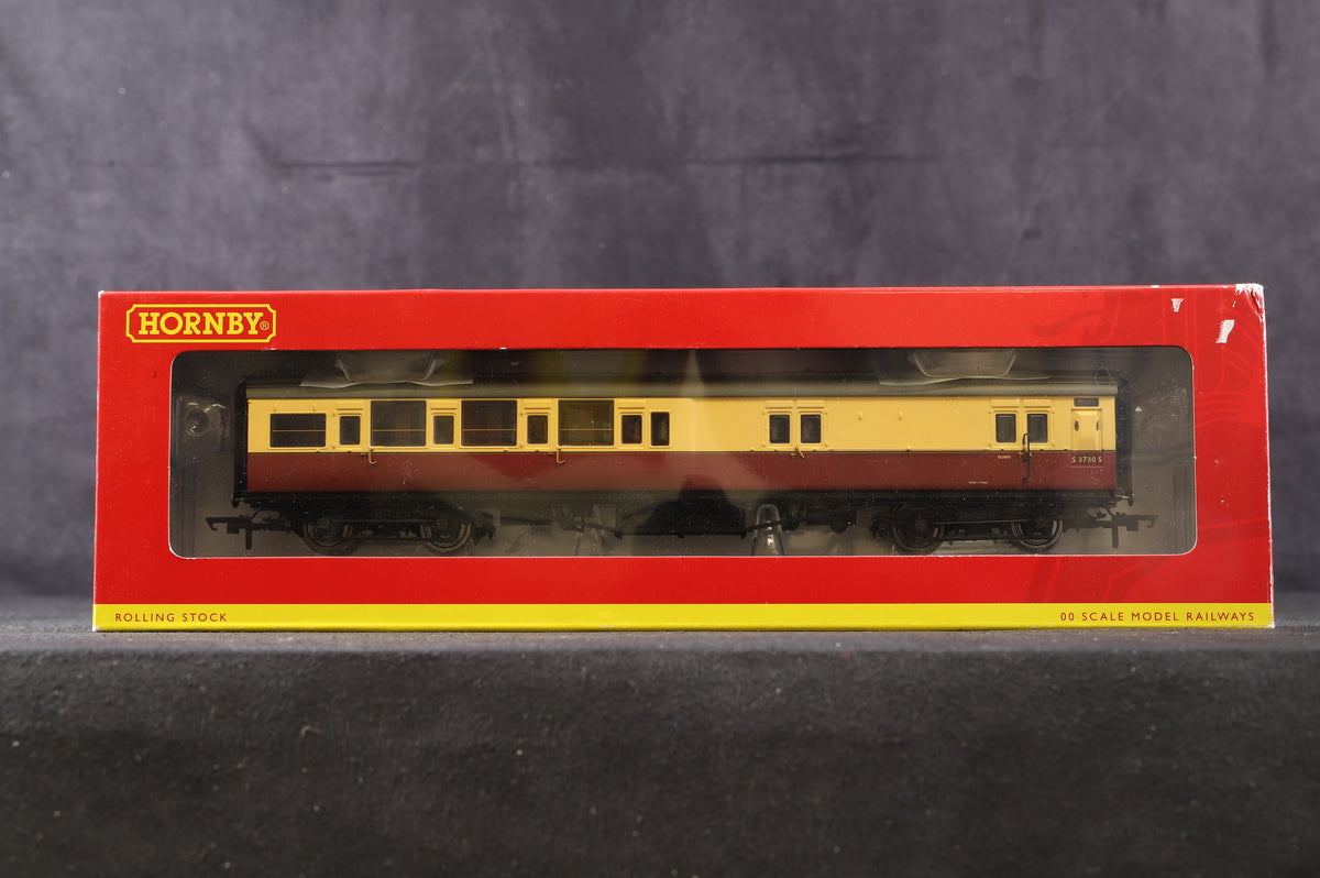 Hornby OO R4346A &amp; R4349A Rake Of 2 BR Maunsell Blood &amp; Custard Coaches