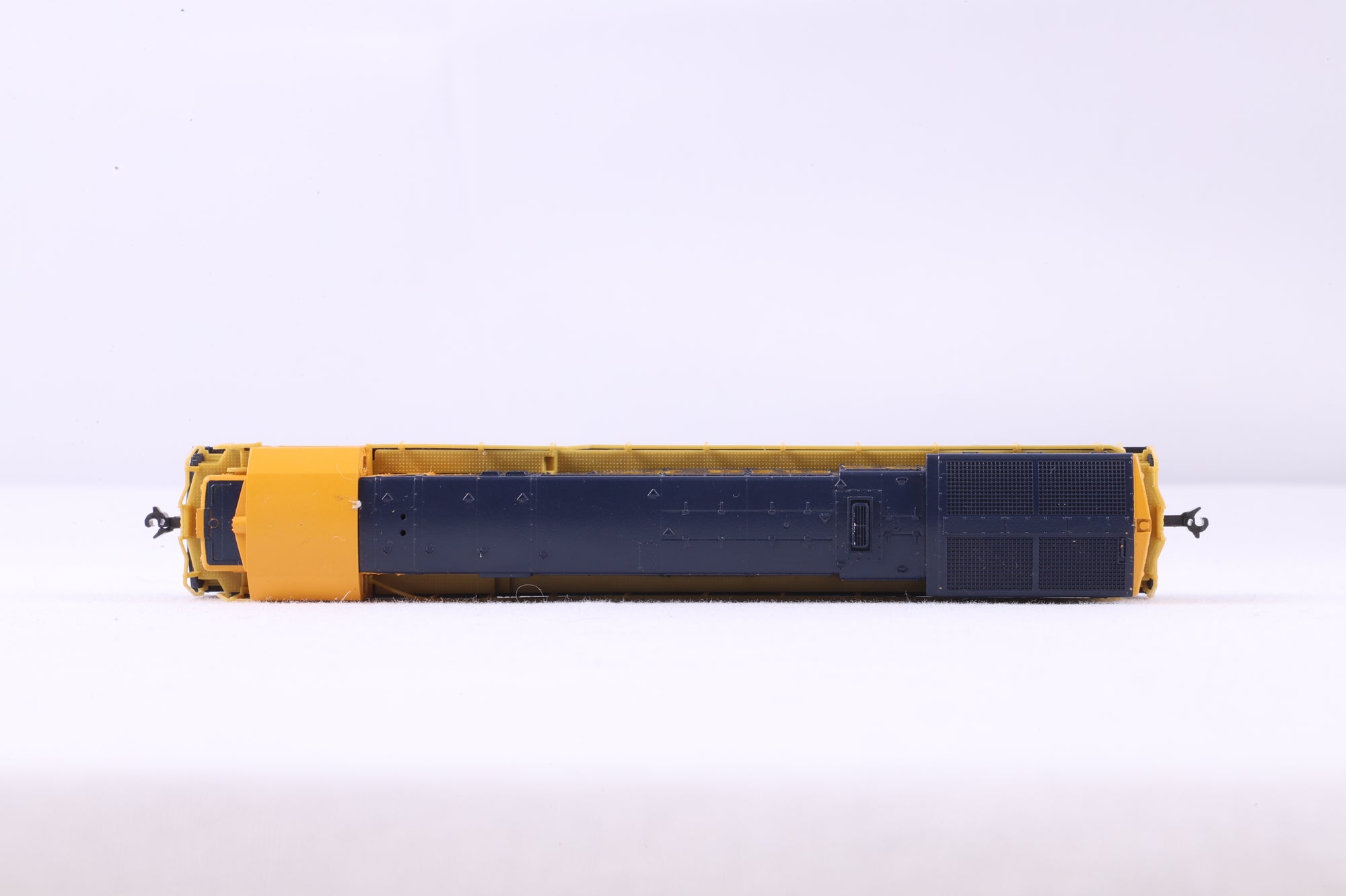 Kato N C30-7 Santa Fe '8040', DCC Fitted