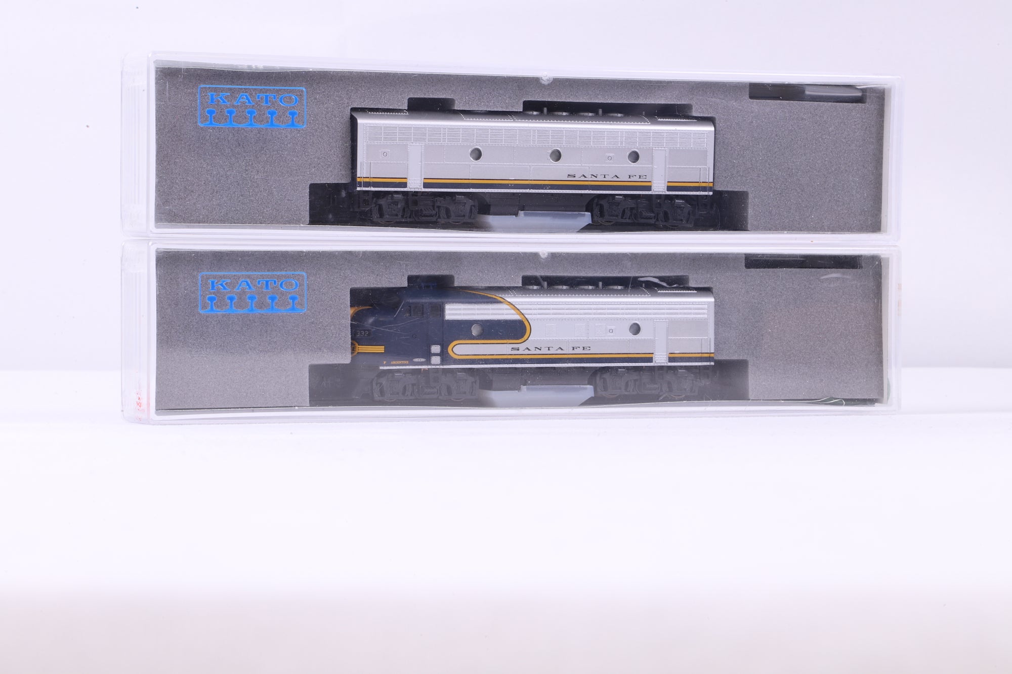 Kato N 176-2213&2127 F7A&B AT&SF Bluebonnet '332'