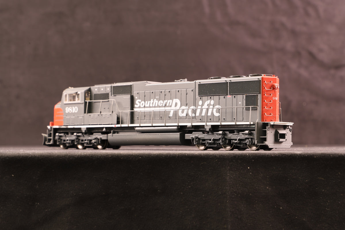 Athearn HO G6126 SD70M SP &#39;9810&#39;, DCC Fitted